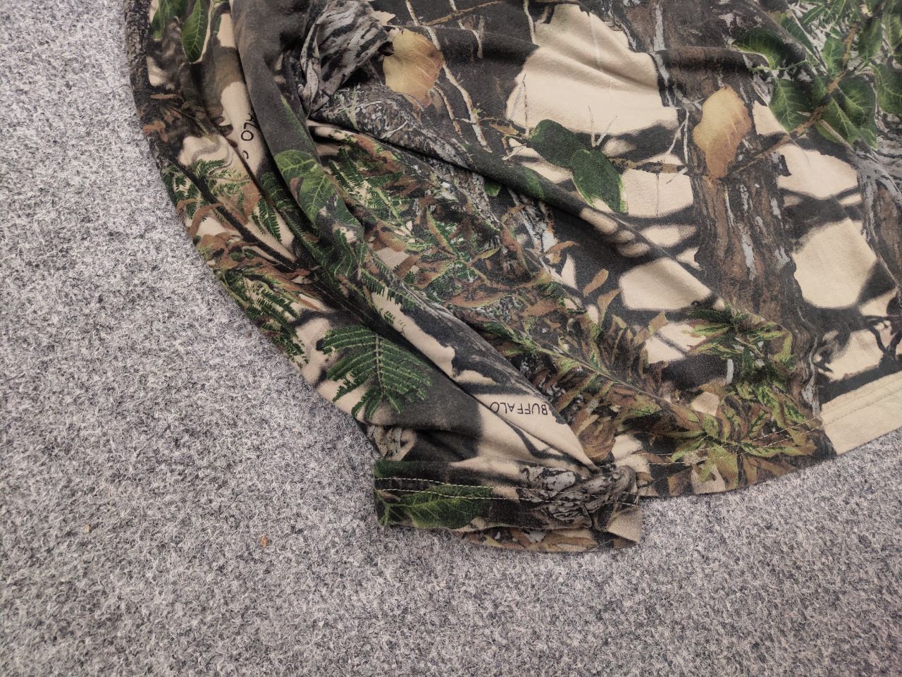 Realtree Vintage Buffalo camo Real Tree Light Long Sleeve Y2K Style Size US M / EU 48-50 / 2 - 7 Thumbnail