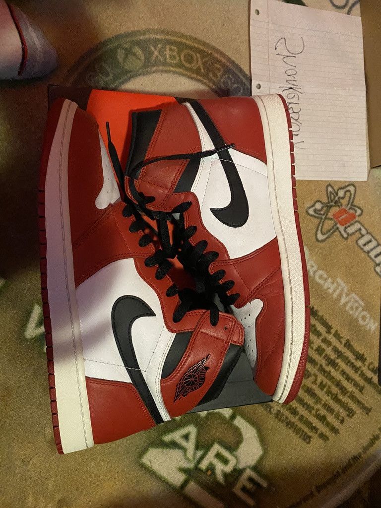 Jordan Brand × Nike 'Chicago' Jordan 1 Nike 2015. Size 11.5. Good condition Size US 11.5 / EU 44-45 - 1 Thumbnail