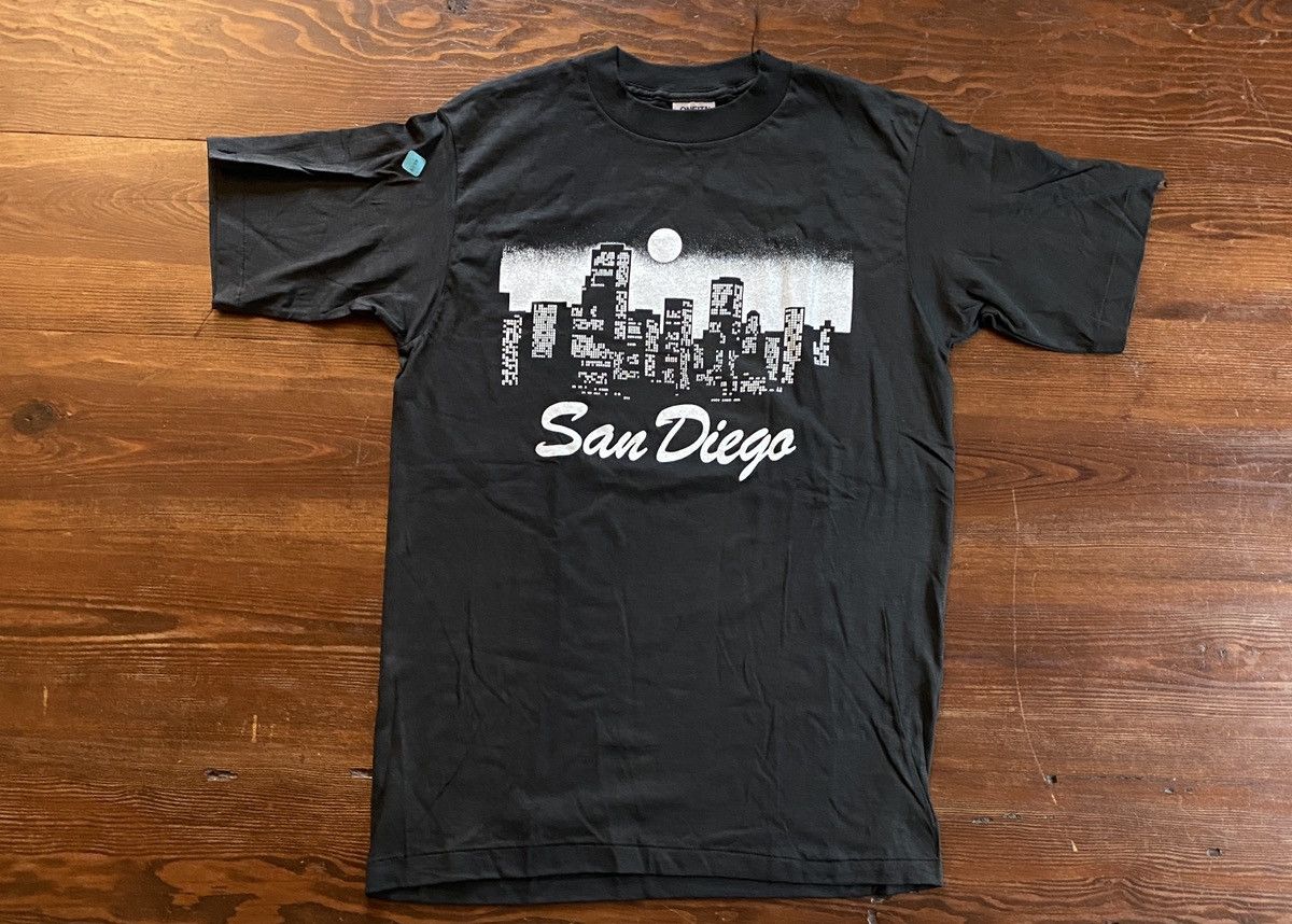 Vintage Vintage 80’s San Diego Skyline Black Single Stitch Tee Size US L / EU 52-54 / 3 - 1 Thumbnail