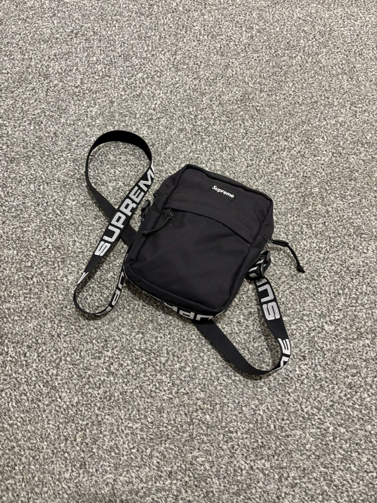 Supreme Supreme 3M Shoulder Bag SS18 Size ONE SIZE - 1 Thumbnail