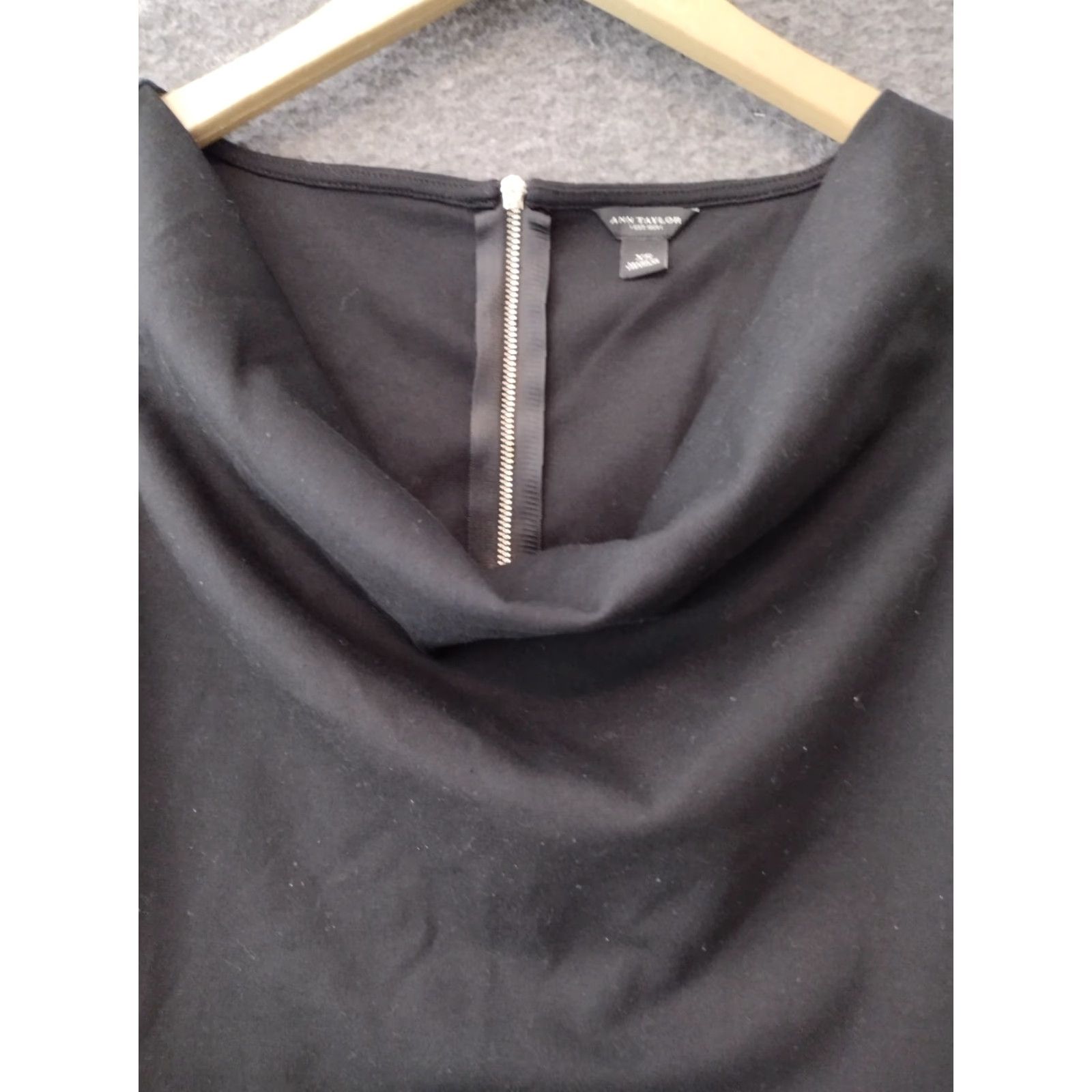 Ann Taylor Ann Taylor Women's Tank XS Black Cowl Neck Sleeveless Top with Zipper, Regular Fit, Blended Fabric, All Seasons, 90s Theme, Casual, White? Size XS / US 0-2 / IT 36-38 - 3 Thumbnail