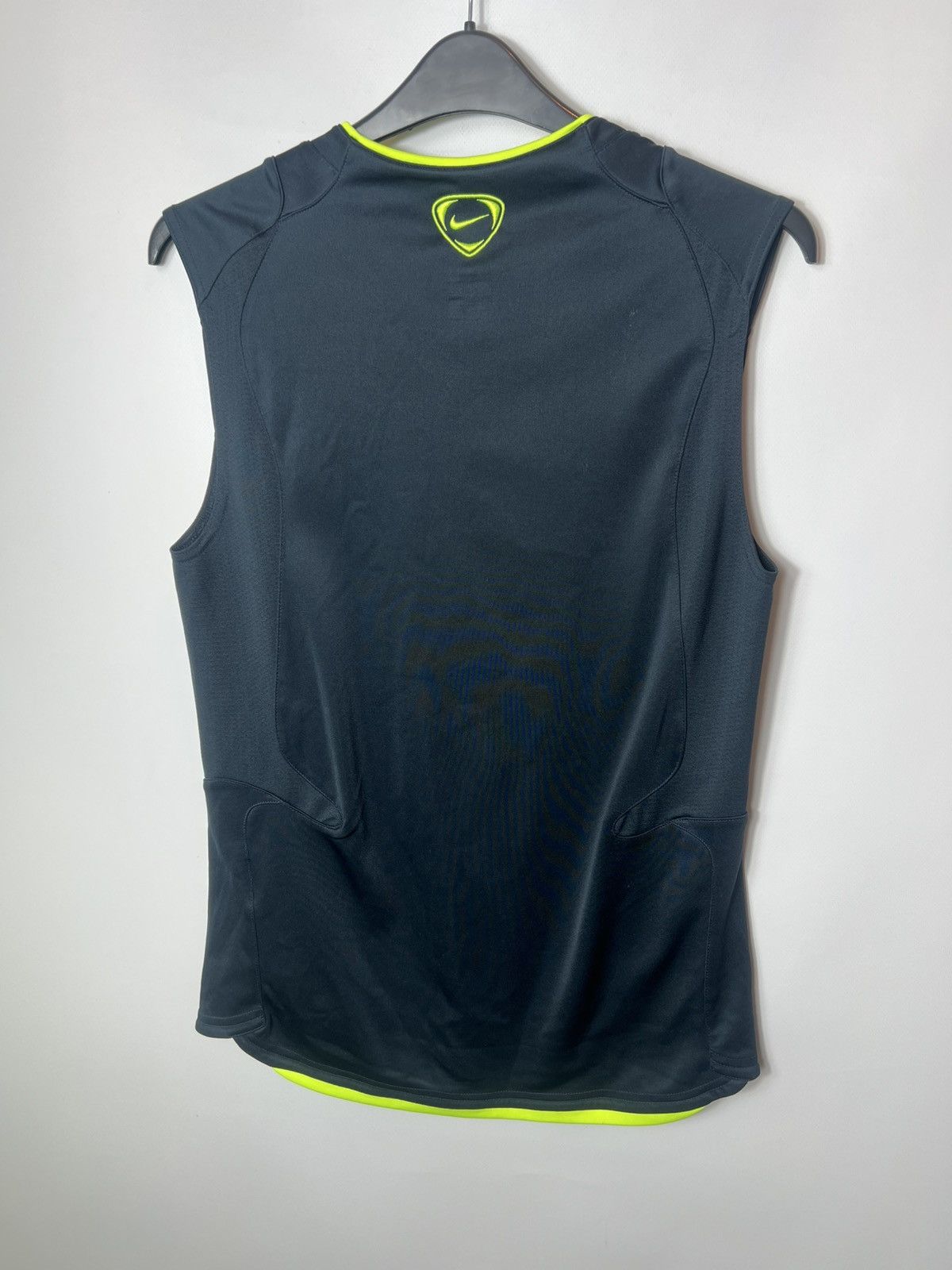 Nike Vintage 2007 Nike Fc Barcelona Soccer Football Tank Top Tee Size US S / EU 44-46 / 1 - 11 Thumbnail