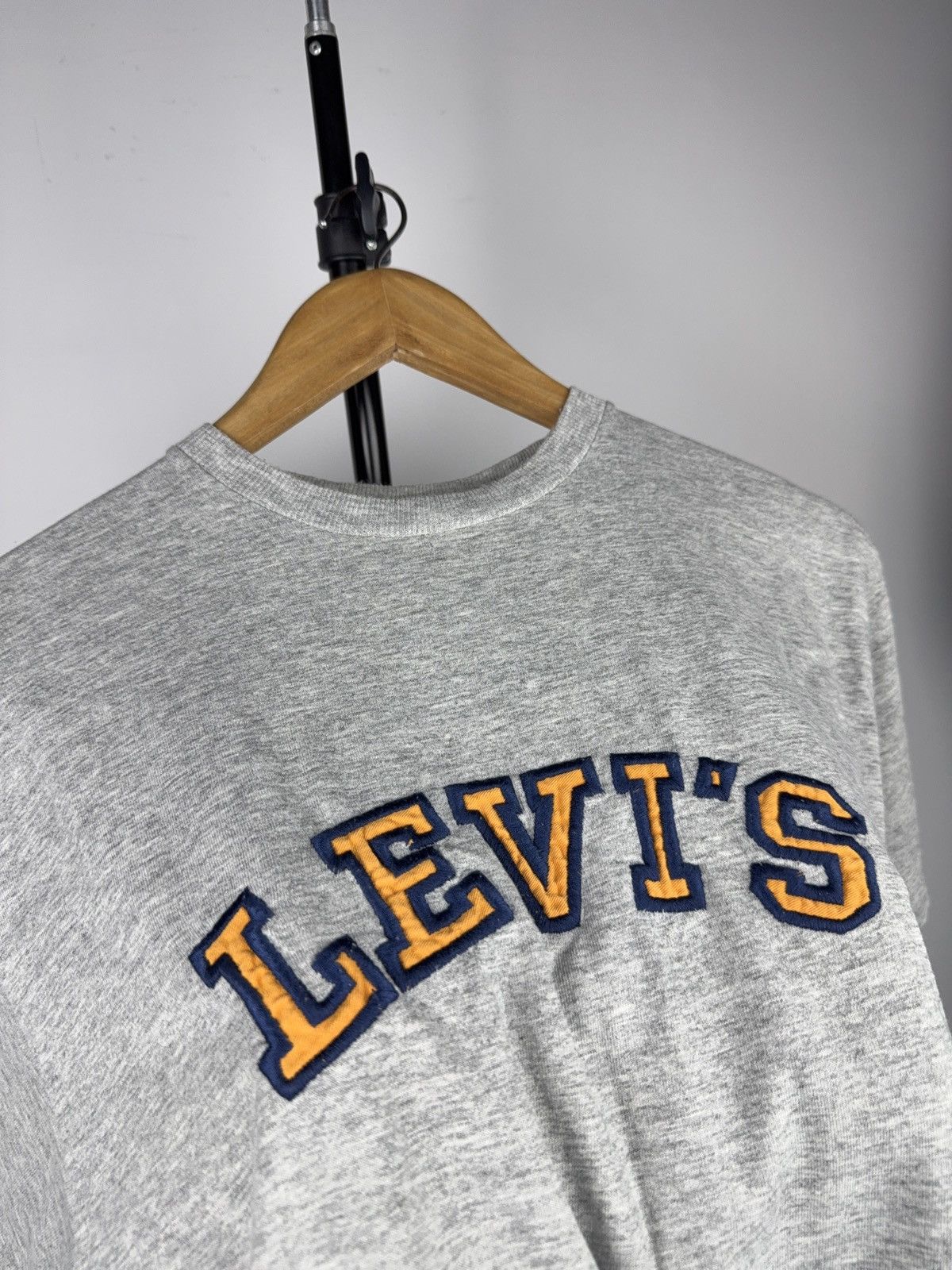 Levi's 90s Levi’s USA Grey Varsity Arch Logo T-Shirt Casual Basic Size US S / EU 44-46 / 1 - 3 Thumbnail