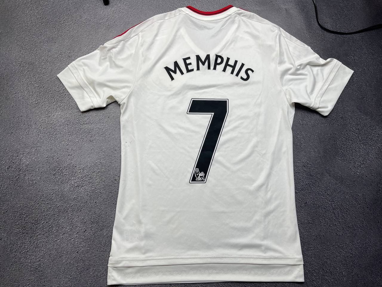 Adidas Manchester United 2015/2016 Away Soccer Jersey #7 Memphis Size US M / EU 48-50 / 2 - 2 Thumbnail