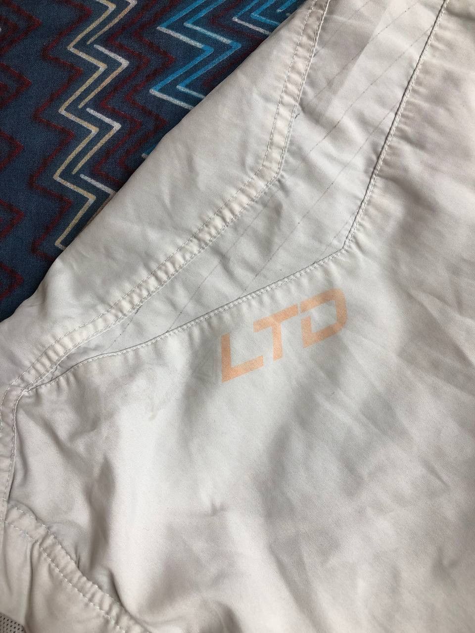Nike NIKE shorts white streetwear logo Vintage Y2K size L Size US 34 / EU 50 - 6 Thumbnail