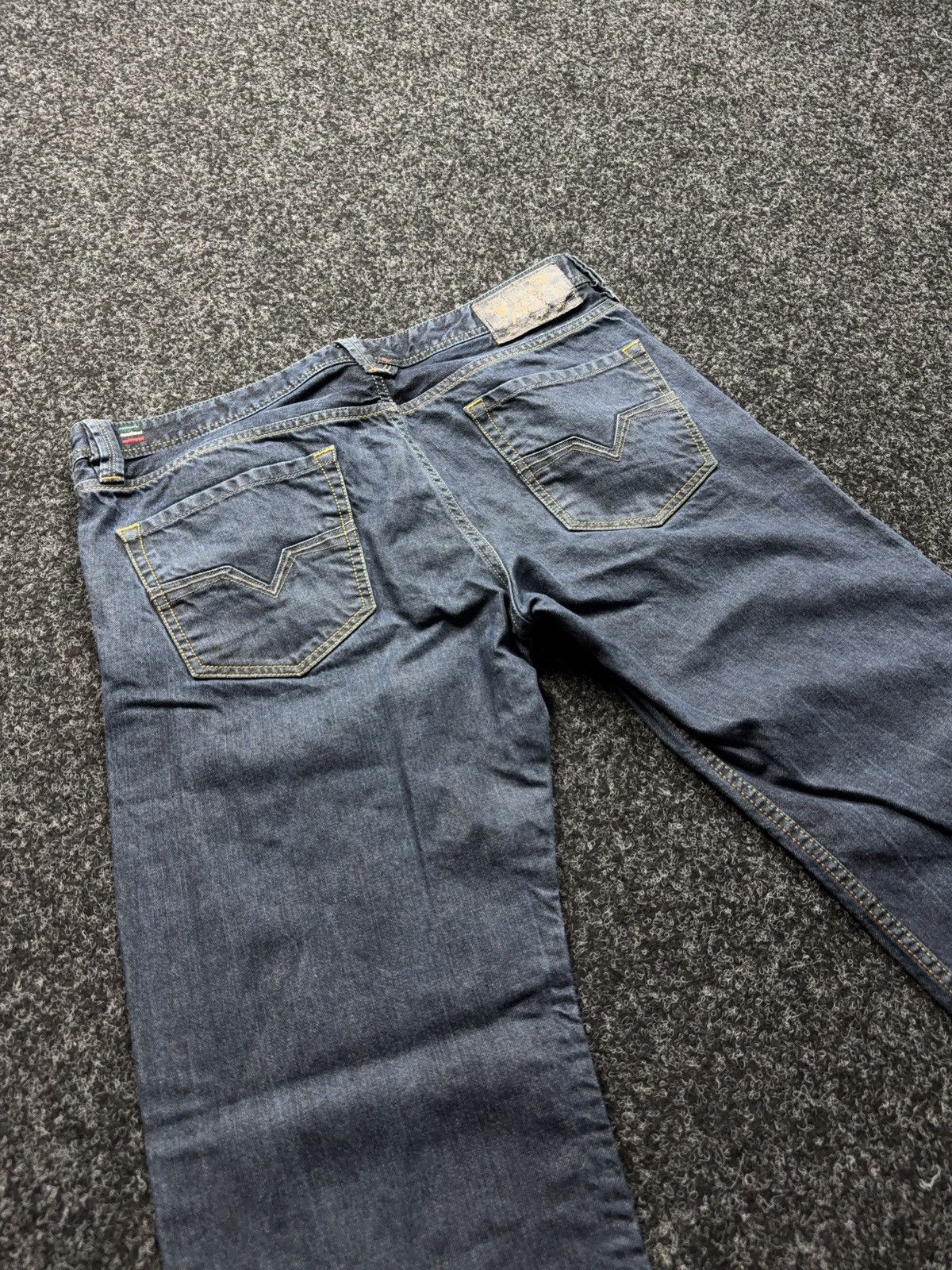 Diesel Luxury 00s Diesel Larkee Regular Straight Denim Retro Jeans Size US 36 / EU 52 - 15 Thumbnail