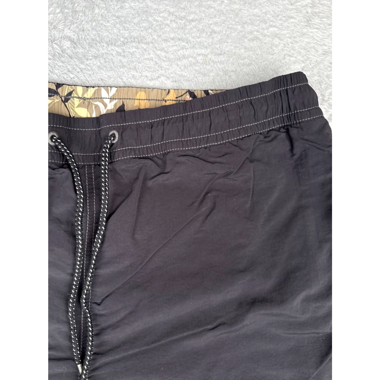 Tommy Bahama Tommy Bahama Swim Trunks Men L Black Solid Nylon Shell Lined Cargo Trunks Relax 7" Mens Black Solid Size US 33 - 5 Thumbnail