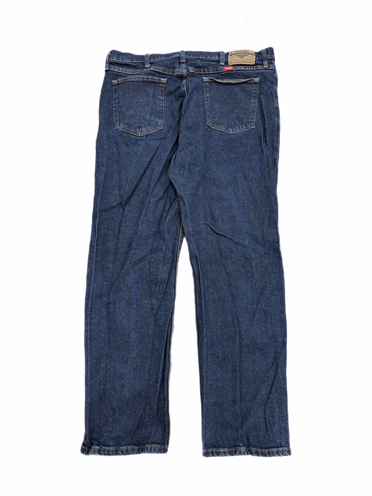 Wrangler Wrangler Jeans Mens 38x30 Dark Wash Blue Denim Straight Leg Size US 38 / EU 54 - 1 Thumbnail