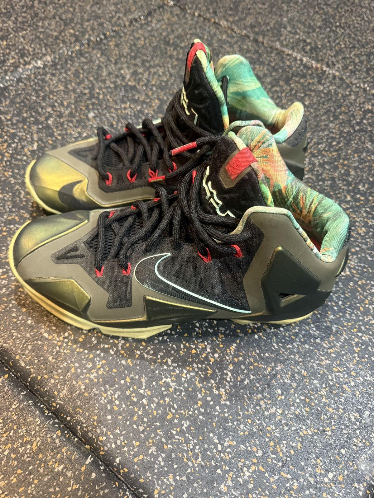 Nike Lebron 11 Kings Pride Size 9 Size US 9 / EU 42 - 1 Thumbnail