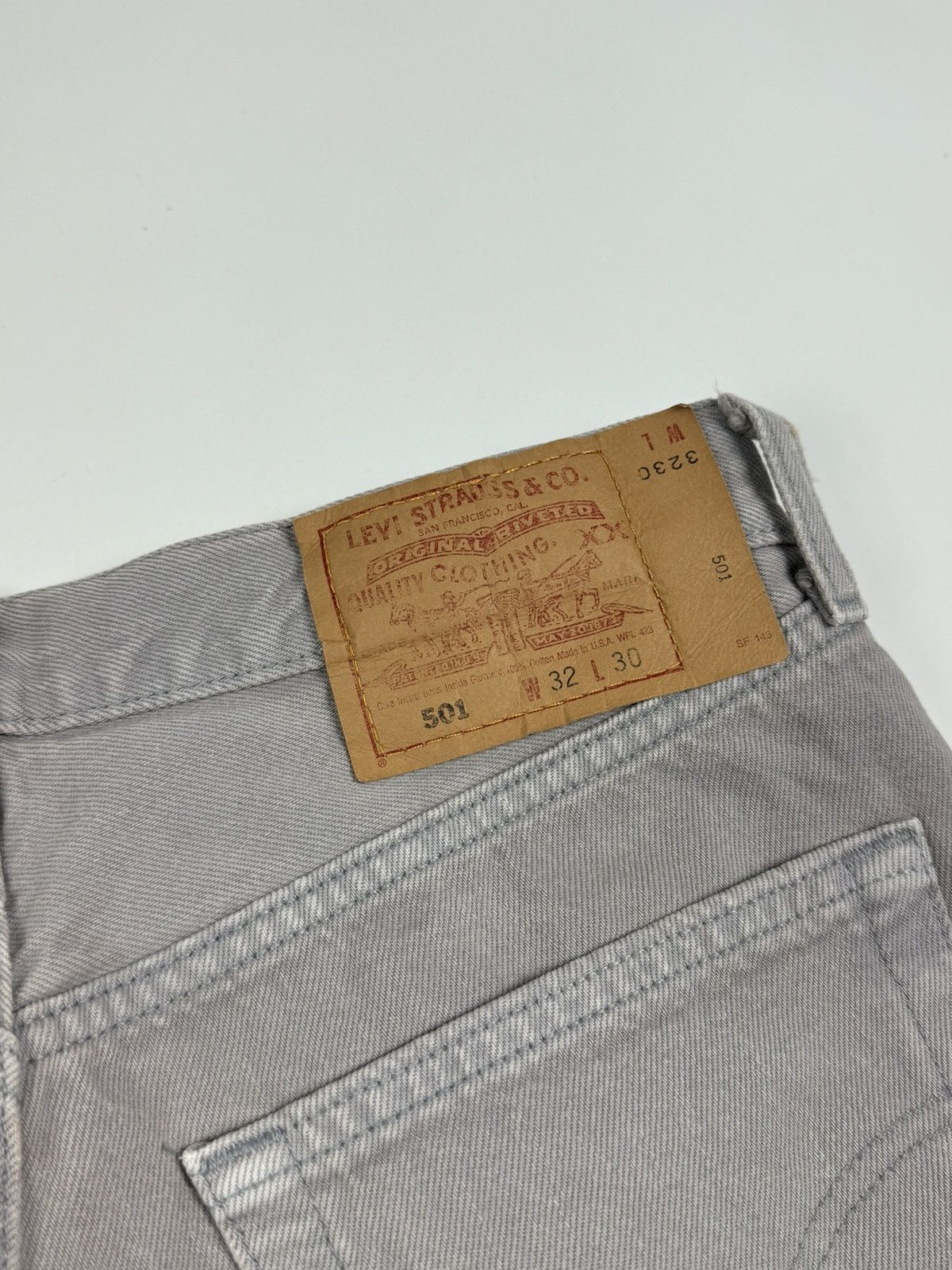 Levi's 1990’s Vintage Faded Levi’s 501 Made in USA Size 32/30 Size US 32 / EU 48 - 21 Thumbnail