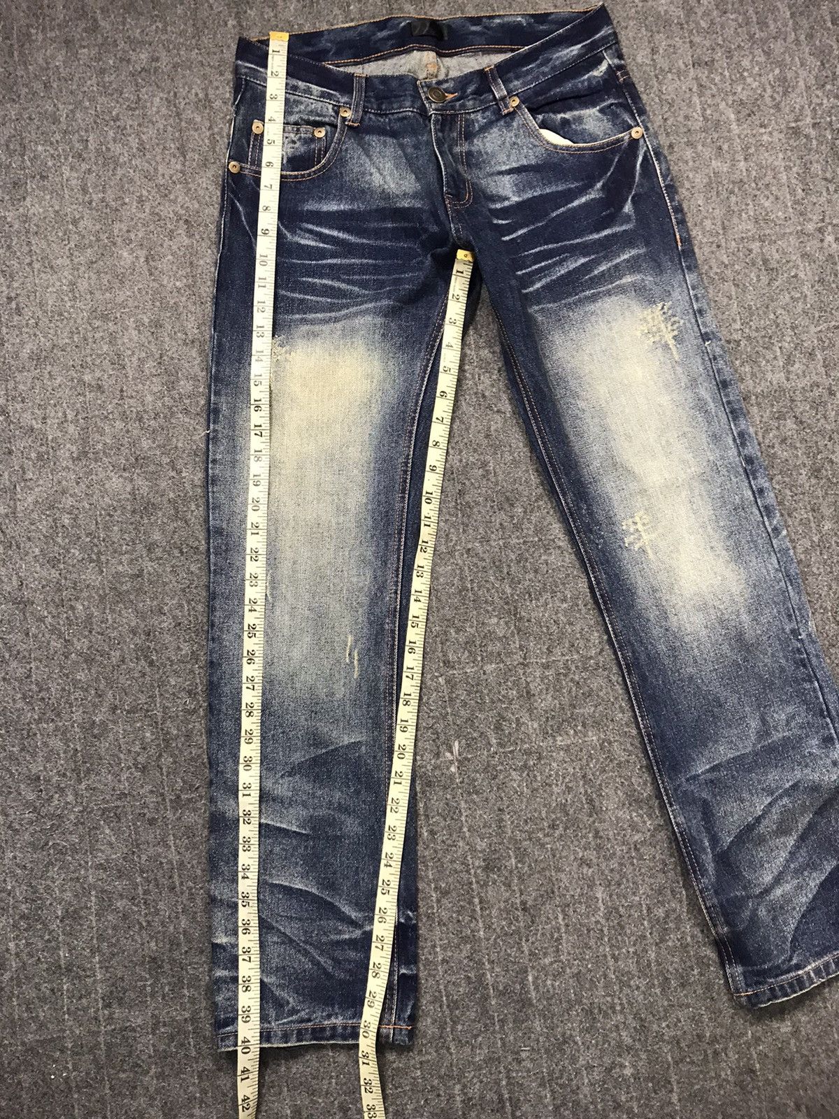 Japanese Brand Old Frame Whisker Design Indigo Denim Jeans Fits Size 32 Size US 32 / EU 48 - 12 Thumbnail