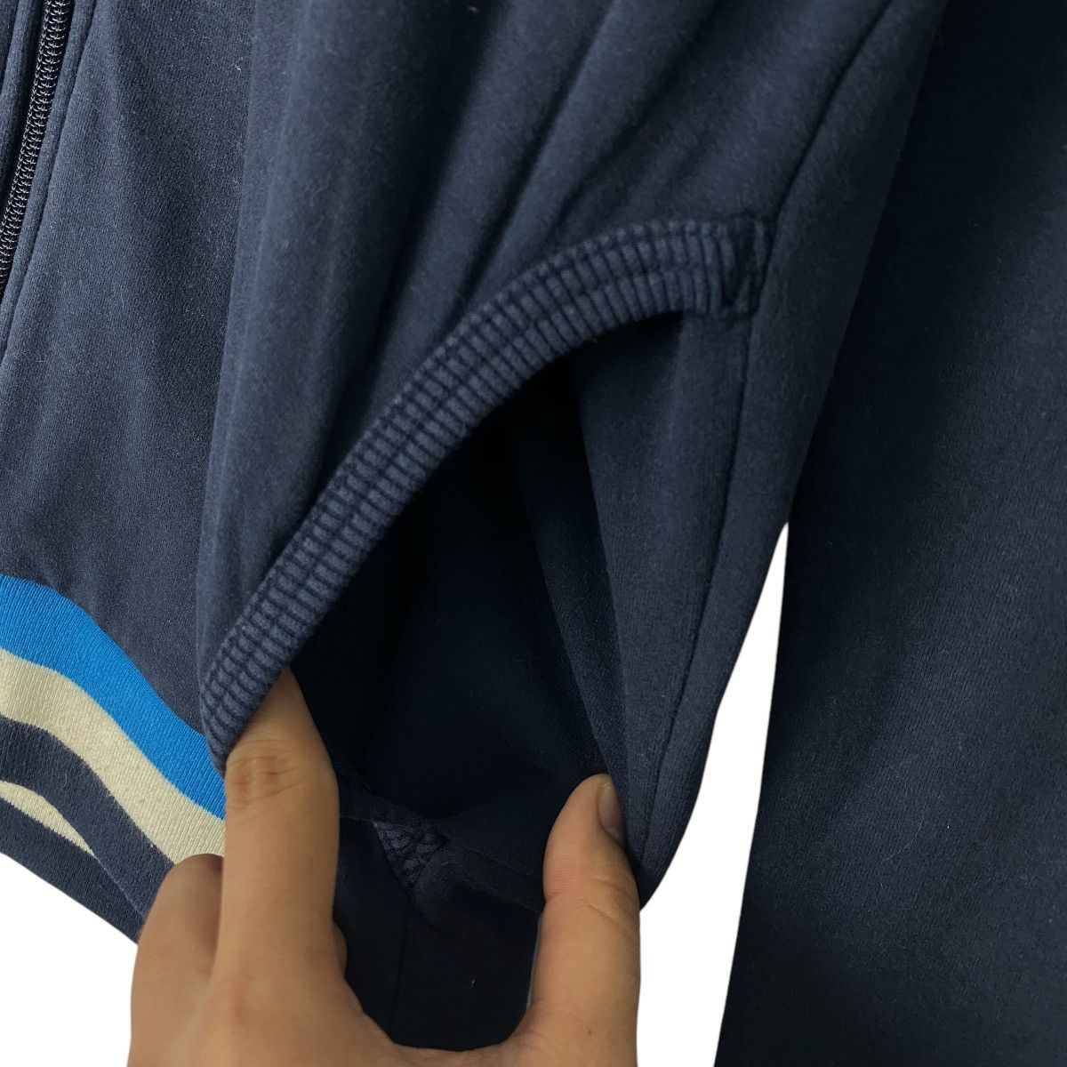 Adidas × Vintage Vintage Adidas Hoodie Full Zip Sweater Navy Blue Size M Size US M / EU 48-50 / 2 - 4 Thumbnail