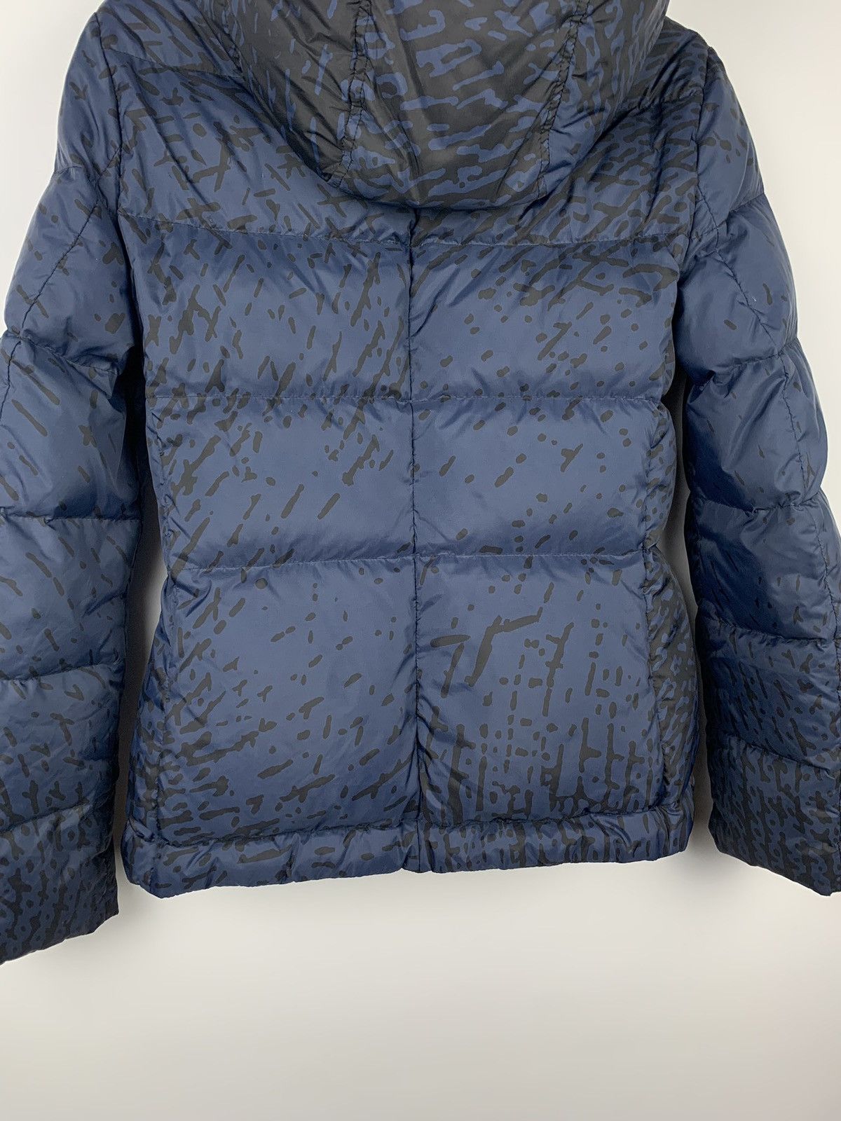Iceberg Vintage Iceberg Puffer Down Jacket Hooded Abstract Pattern Size XS / US 0-2 / IT 36-38 - 7 Thumbnail