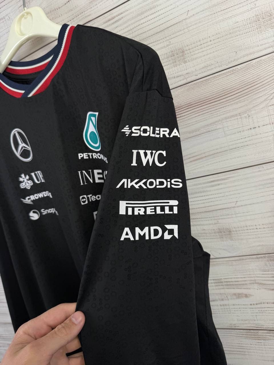 Formula 1 Mercedes AMG Petronas Racing Long Sleeve Size US L / EU 52-54 / 3 - 4 Thumbnail
