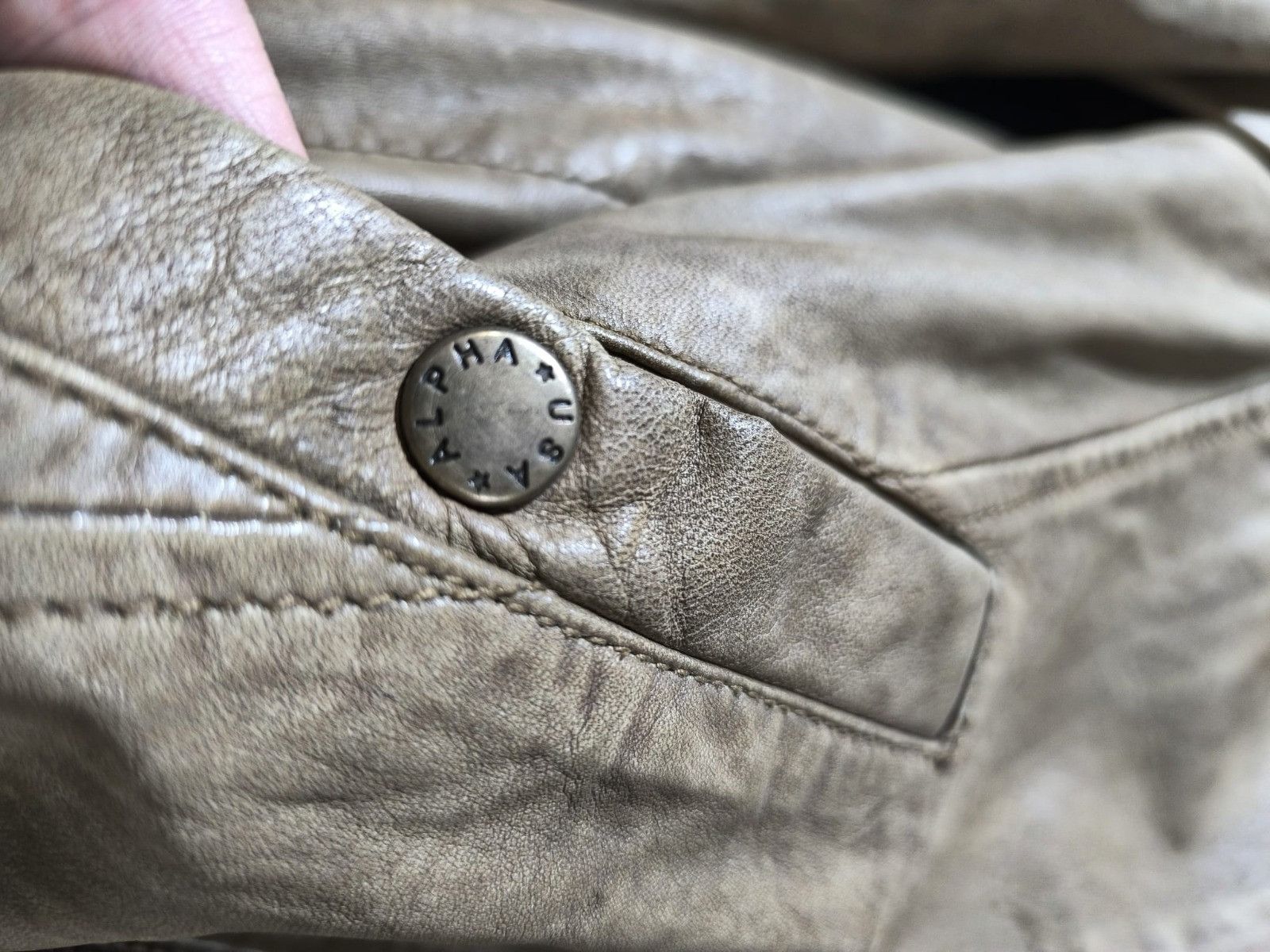 Alpha Industries Vintage Alpha Industries Patina Faded Leather Bomber Jacket Size US M / EU 48-50 / 2 - 8 Thumbnail