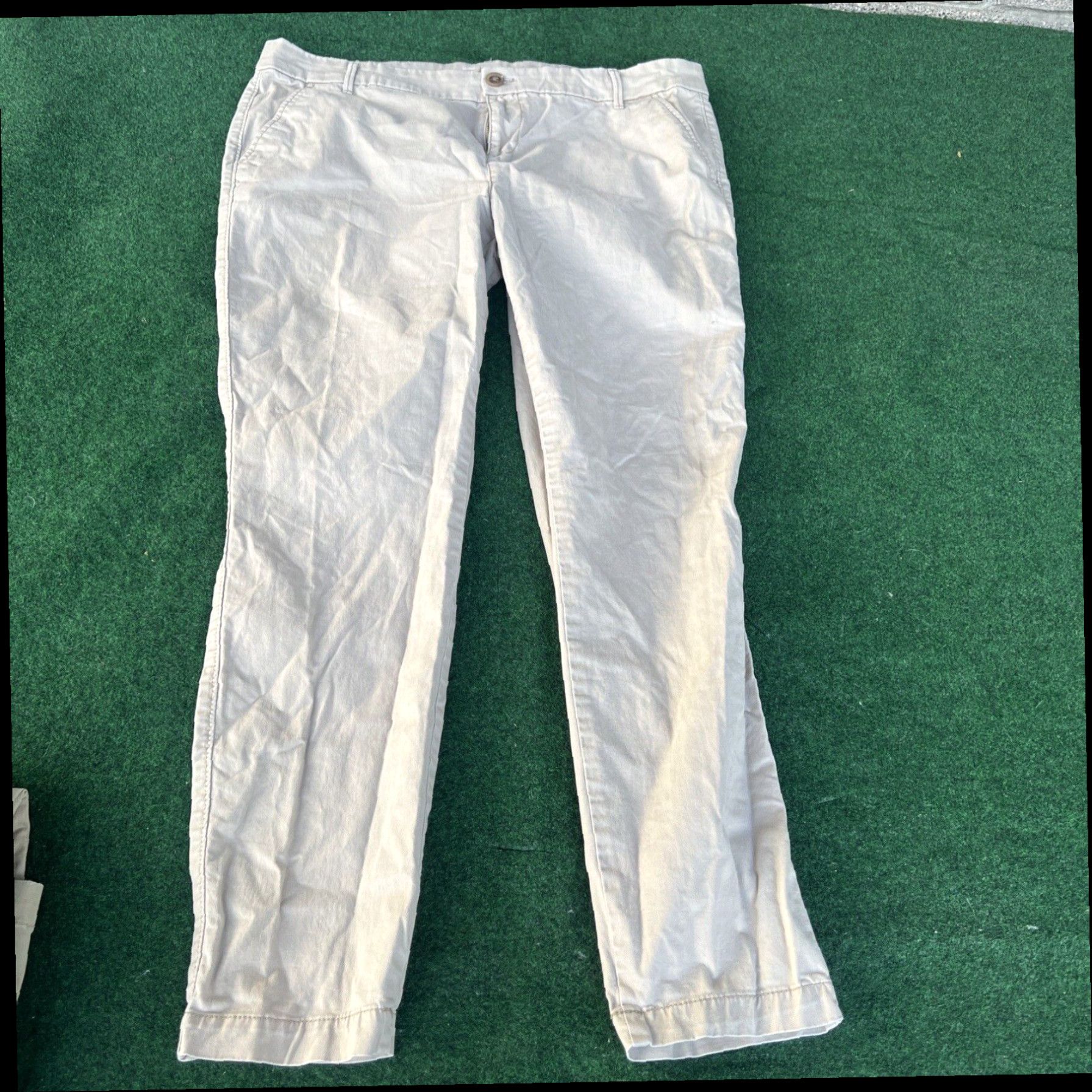 Old Navy Old Navy Skinny Khakis Womens Size 16 38x30 Size ONE SIZE - 1 Thumbnail