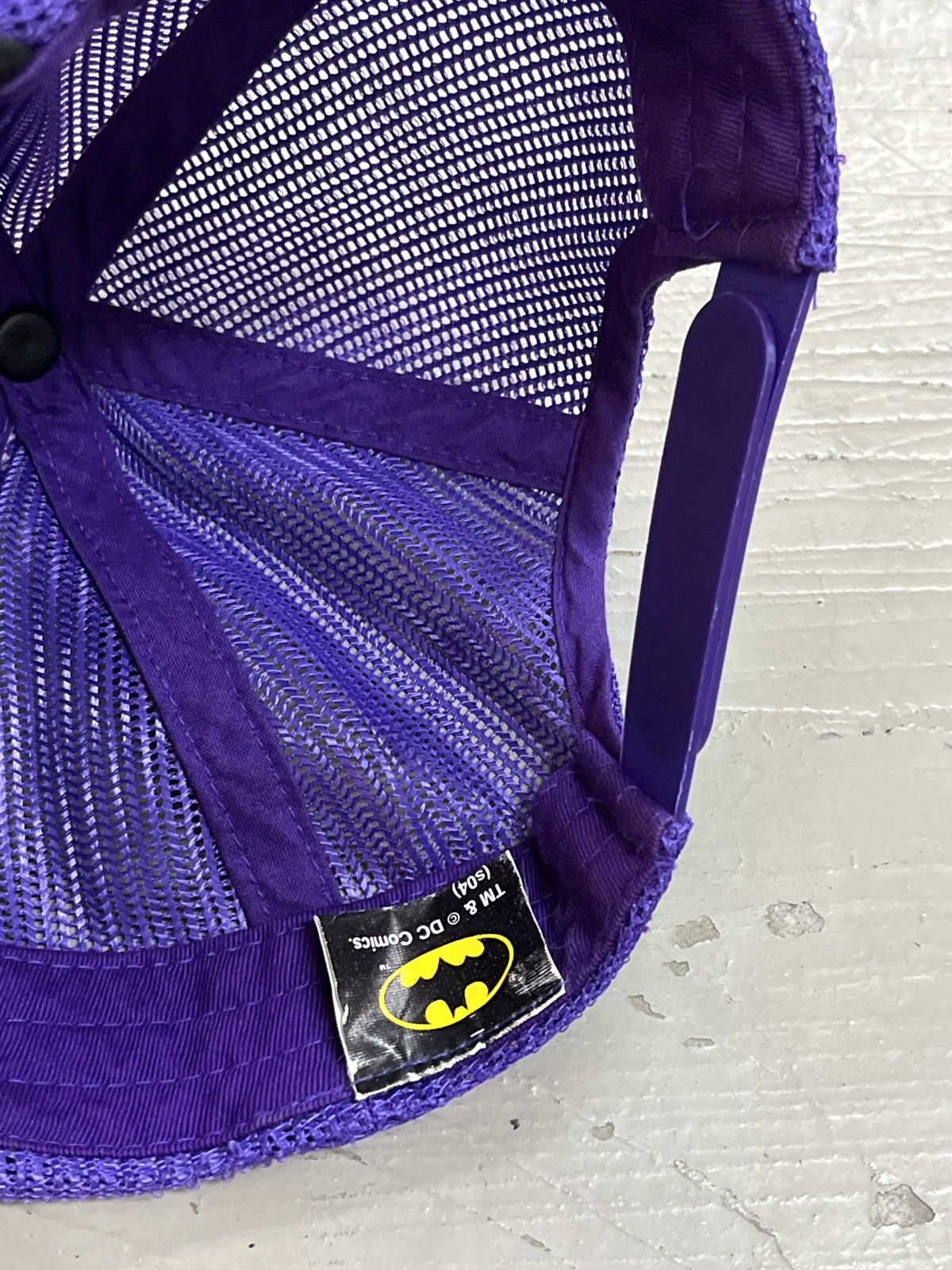 DC Comics Vintage 2000's Batman Official Distressed Trucker Size ONE SIZE - 5 Thumbnail