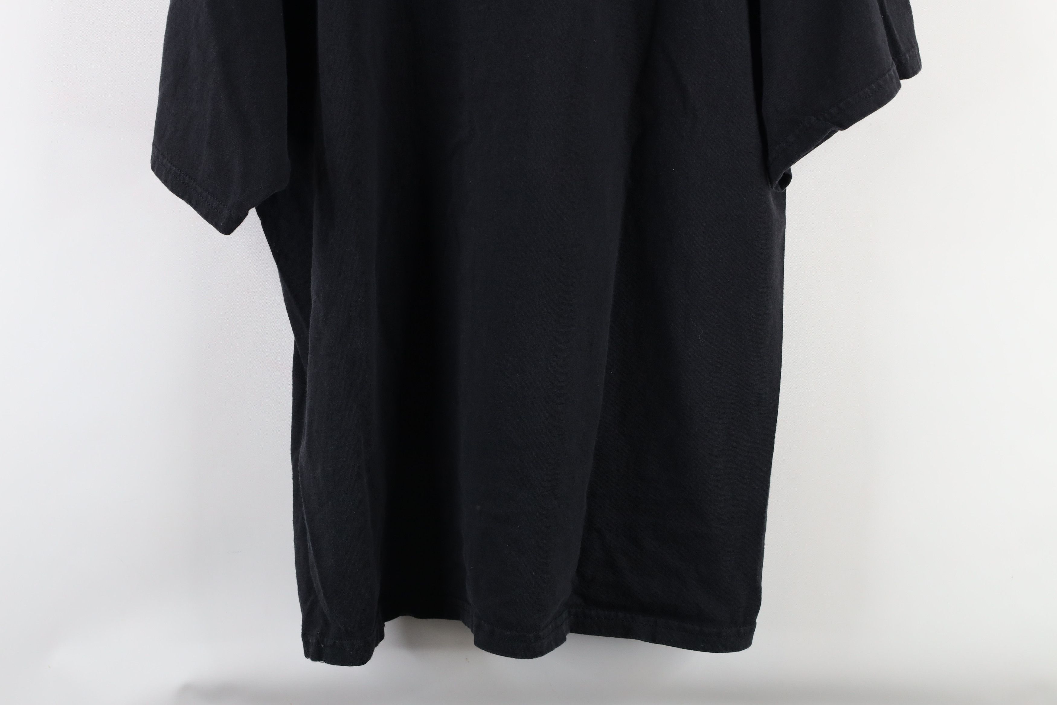 Vintage Vintage Y2K 2000 of Canada Elizabeth Rex Play T-Shirt Size US XL / EU 56 / 4 - 9 Thumbnail