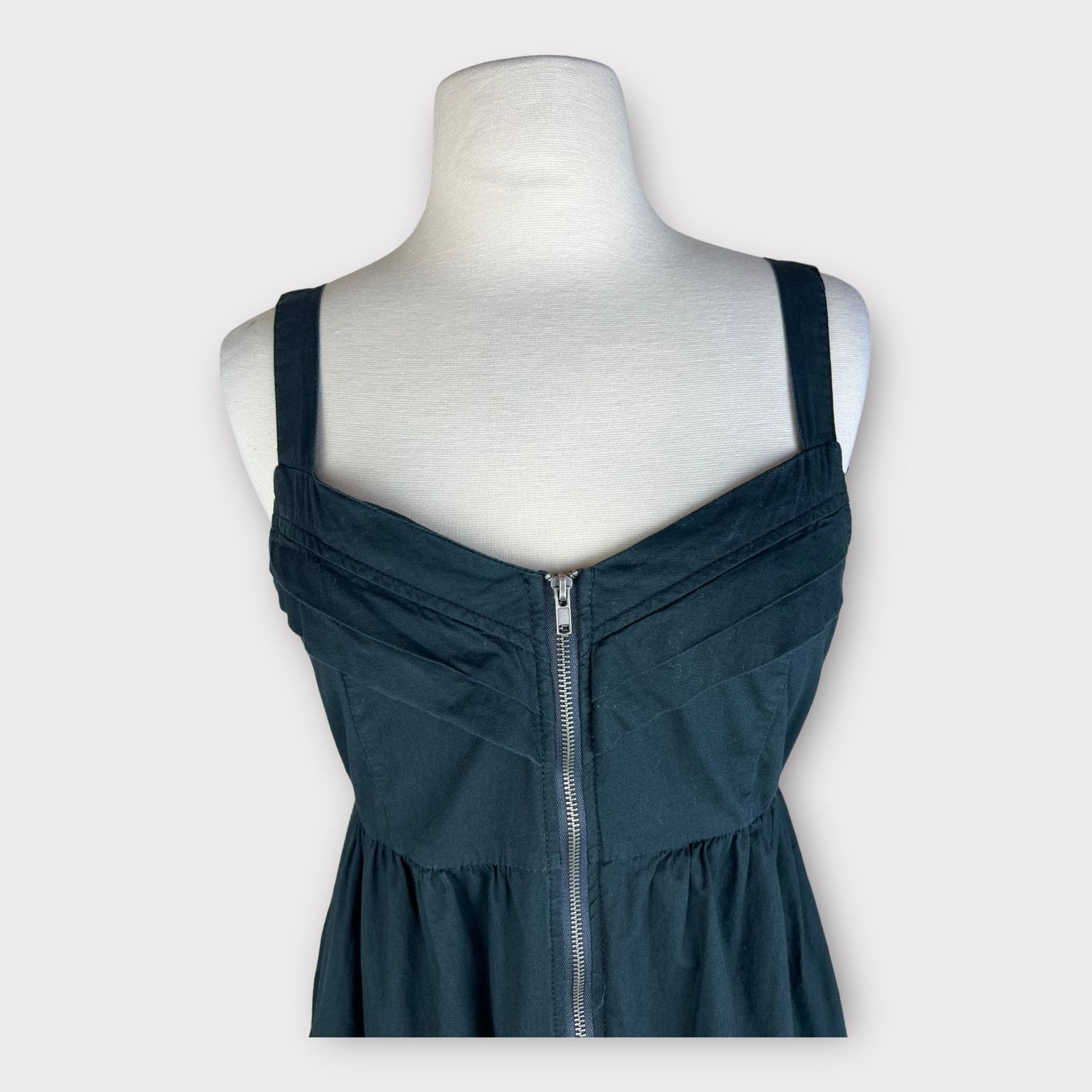 Macys BeBop Empire Waist Full Zip Black Sweetheart Pockets Dress Size M / US 6-8 / IT 42-44 - 4 Thumbnail