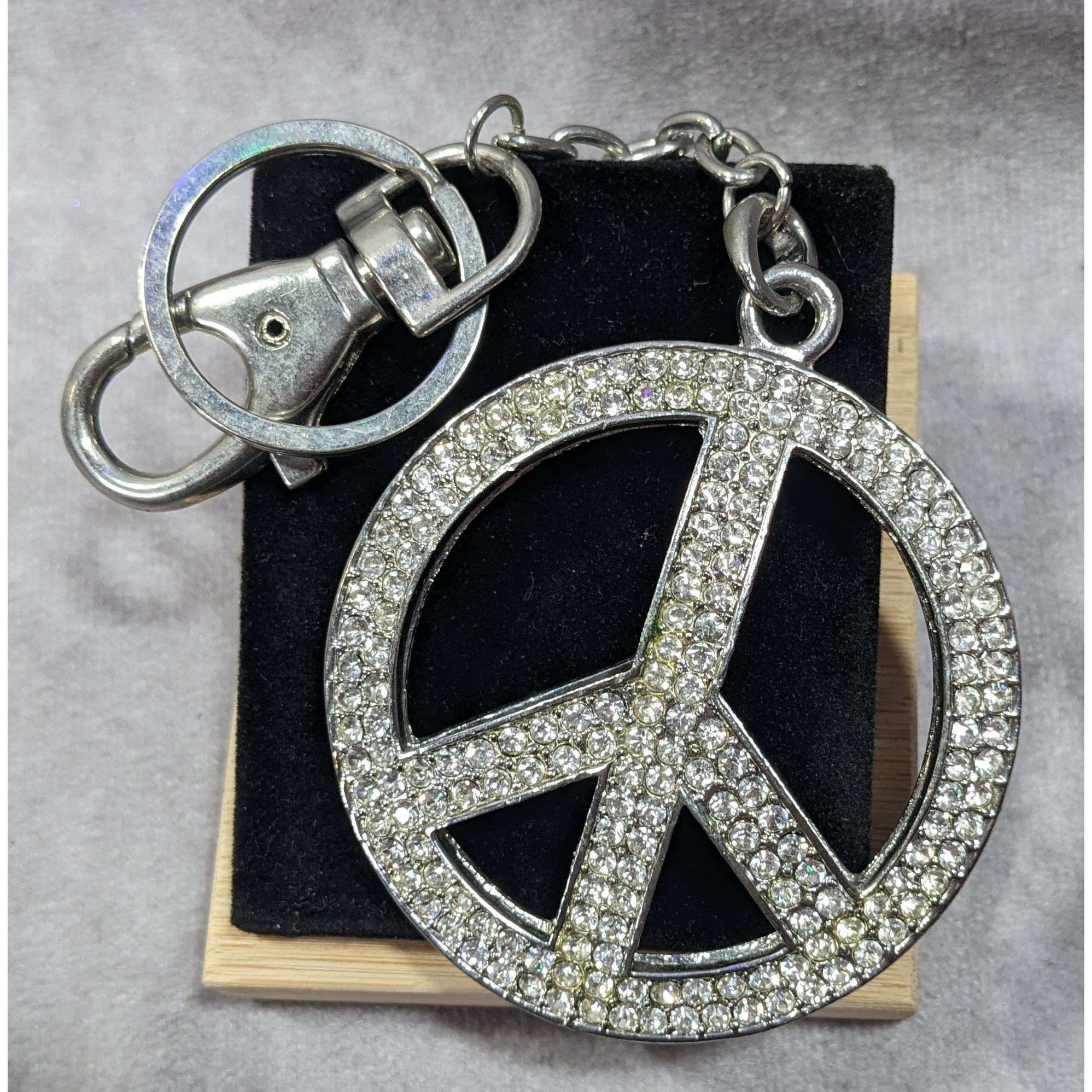 Other Hippie Glam Rhinestone Peace Sign Large Heavy Silver Tone Pu Size ONE SIZE - 3 Thumbnail