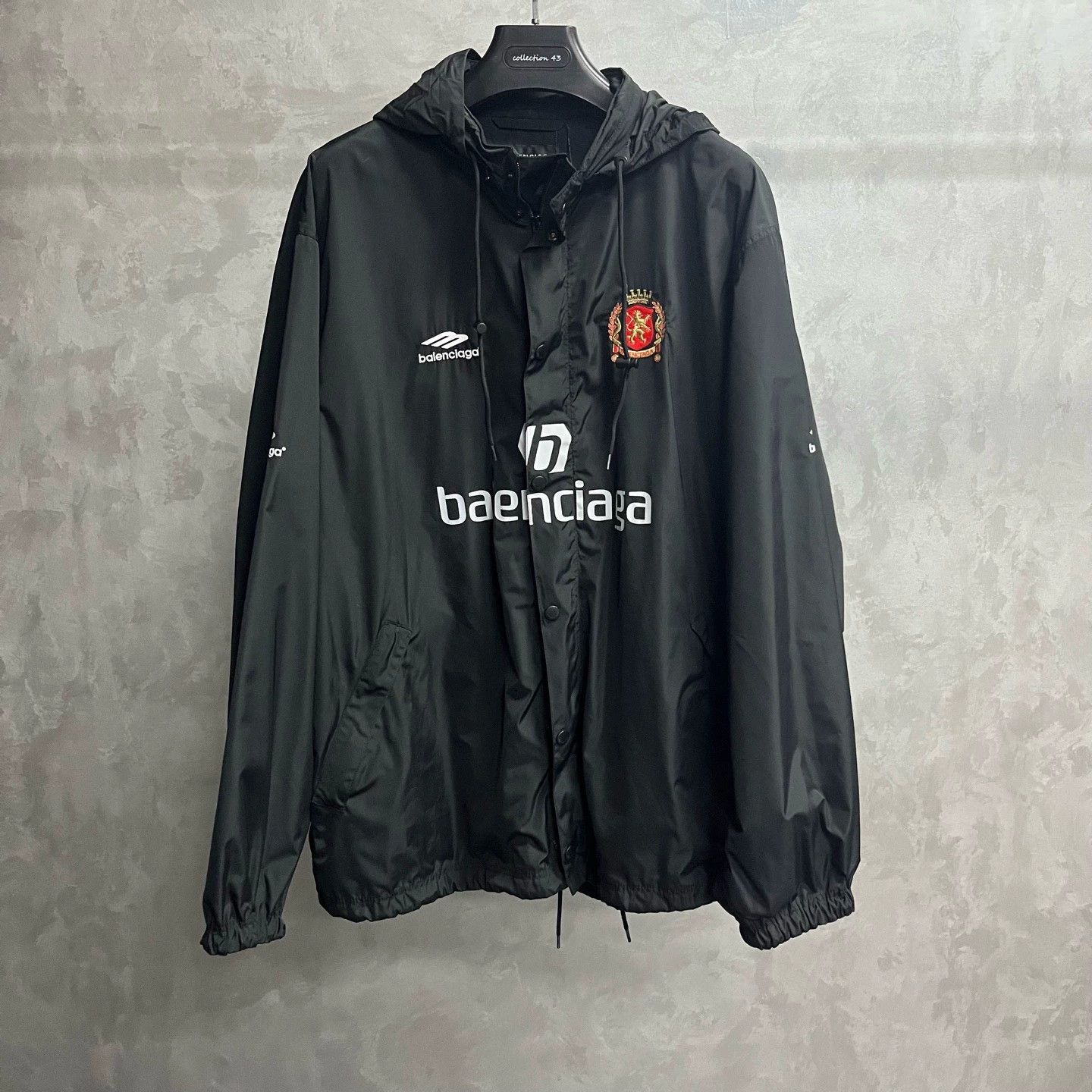 Balenciaga balenciaga black hooded football jacket Size US M / EU 48-50 / 2 - 1 Thumbnail