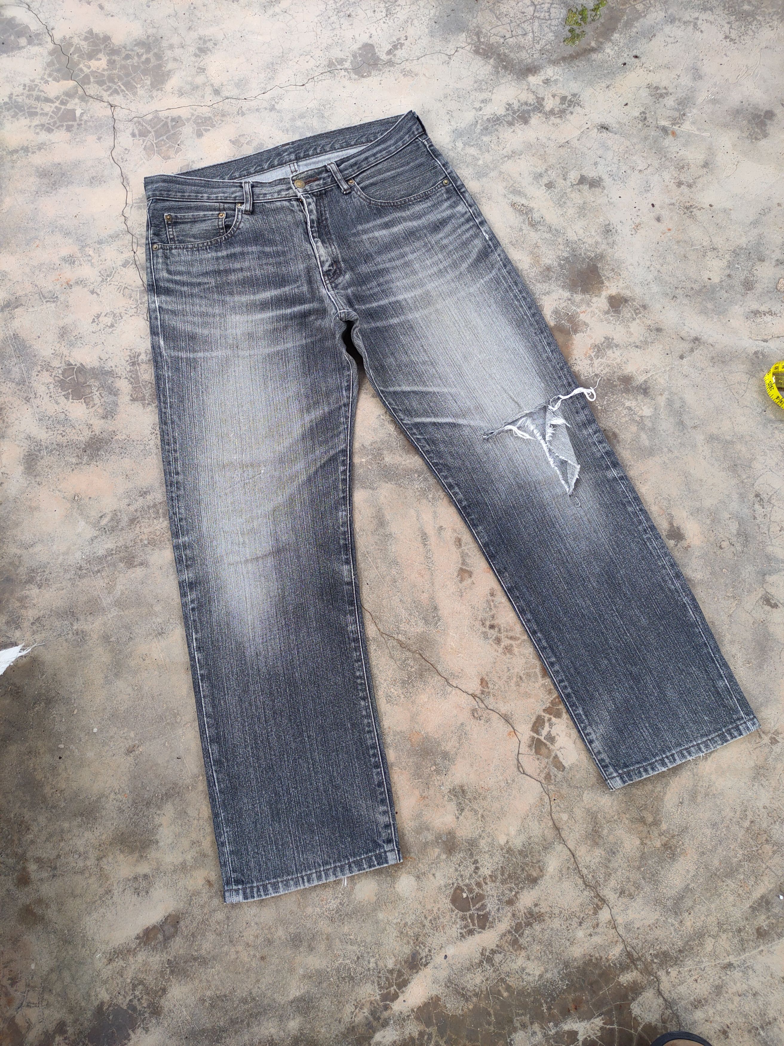 Japanese Brand VINTAGE JAPANESE FADED BLACK RIPPED JEANS DENIM PANTS Size US 34 / EU 50 - 2 Thumbnail