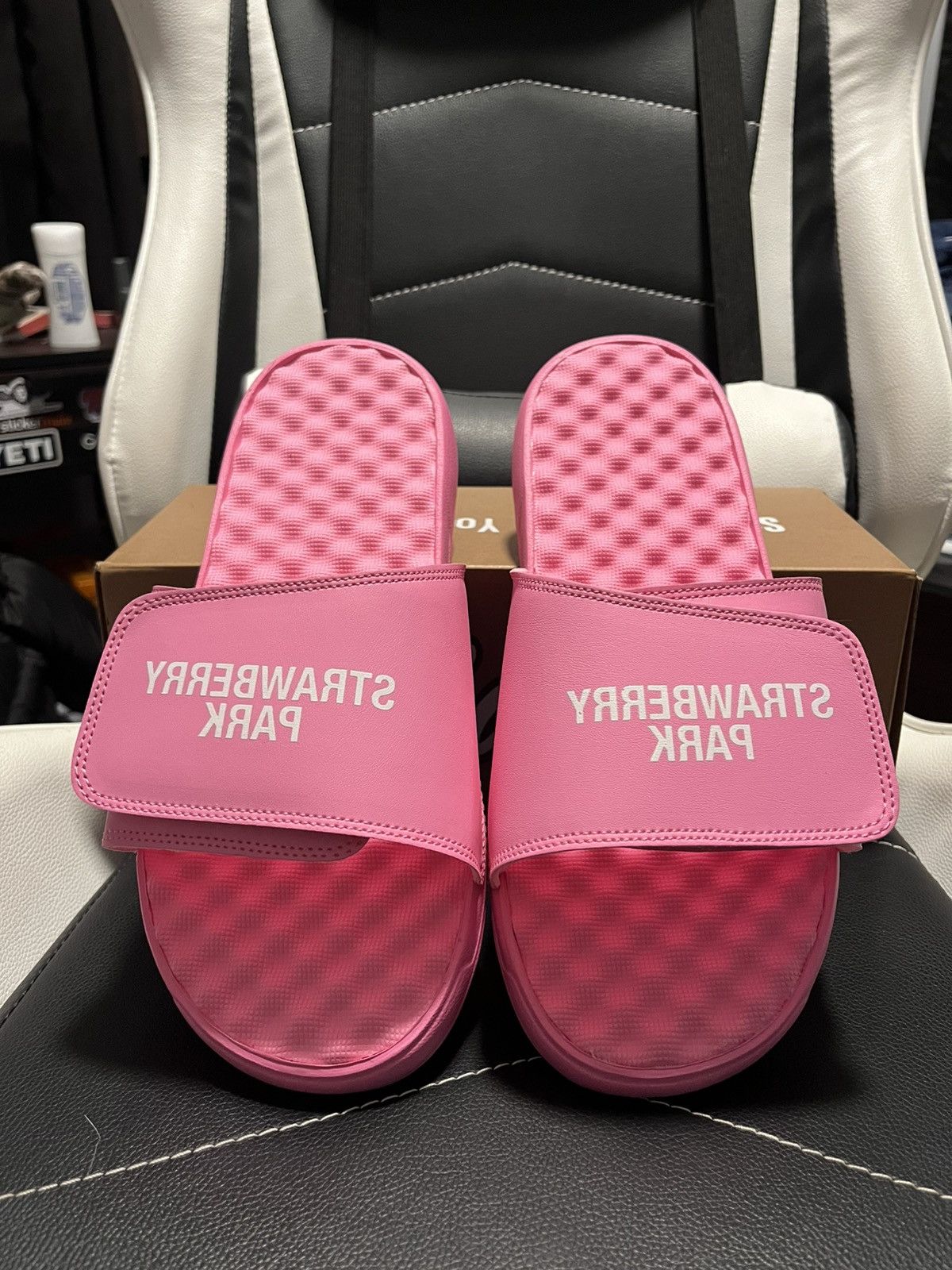 Other Strawberry Park Pink Mirror Slides Size 11 Size US 11 / EU 44 - 3 Thumbnail