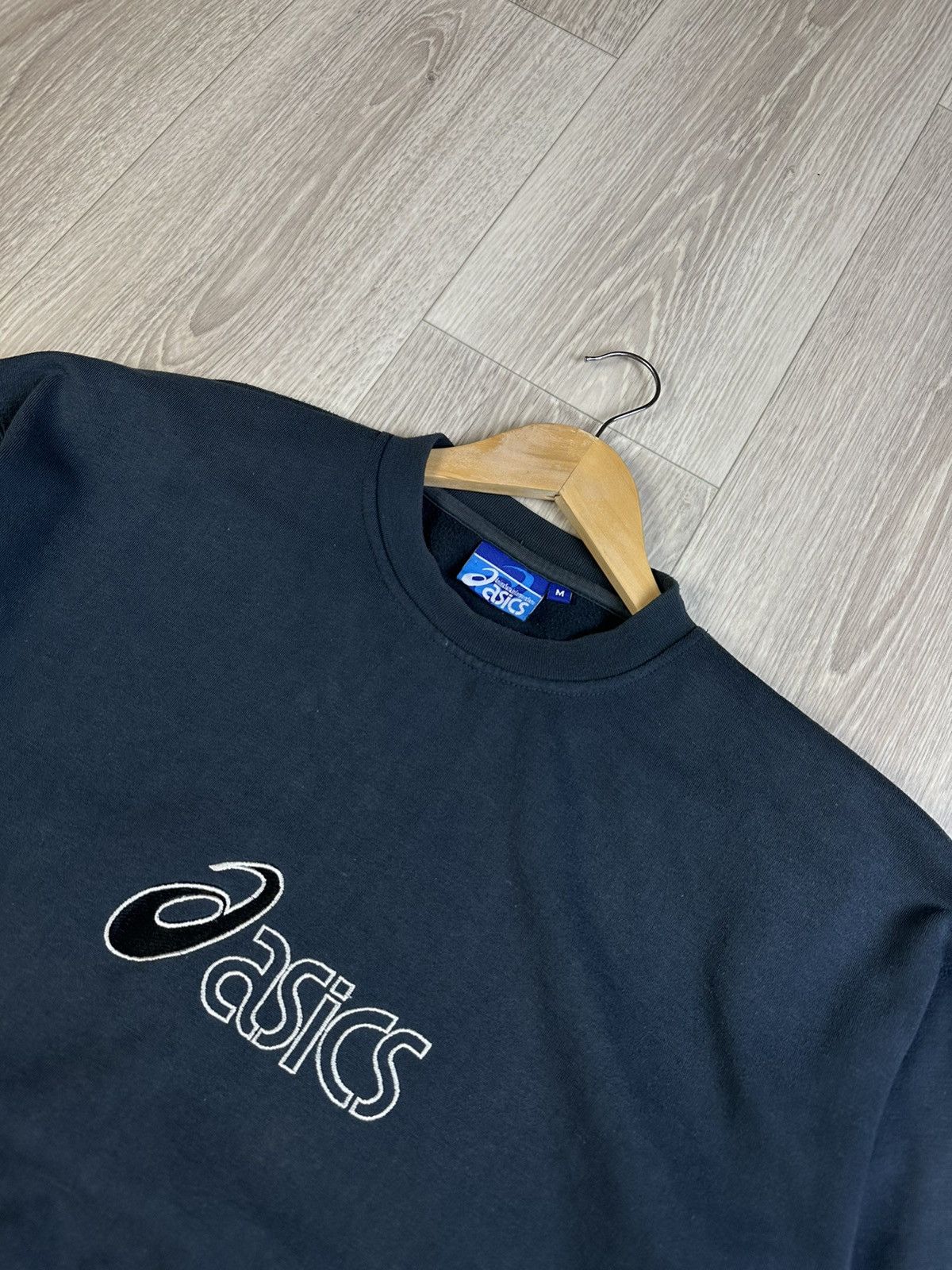 Asics Vintage Asics Sweatshirt Central Logo Y2K Size US M / EU 48-50 / 2 - 5 Thumbnail