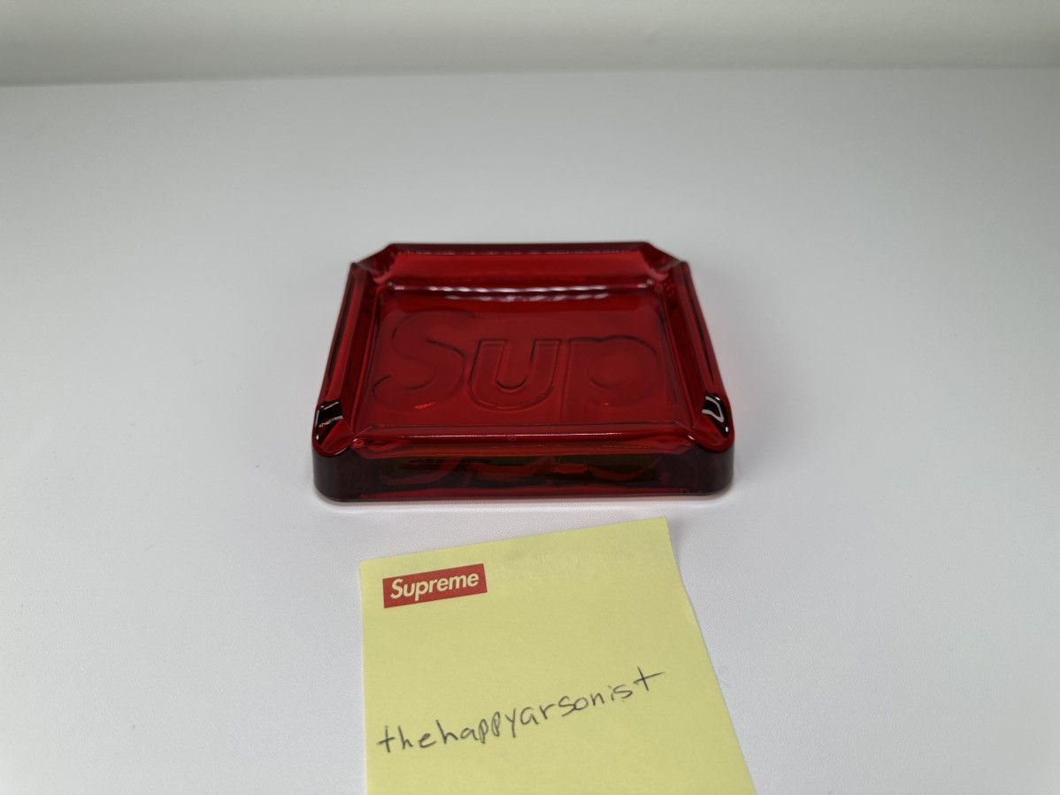 Supreme Supreme Debossed Glass Ash Tray SS20 Size ONE SIZE - 7 Thumbnail