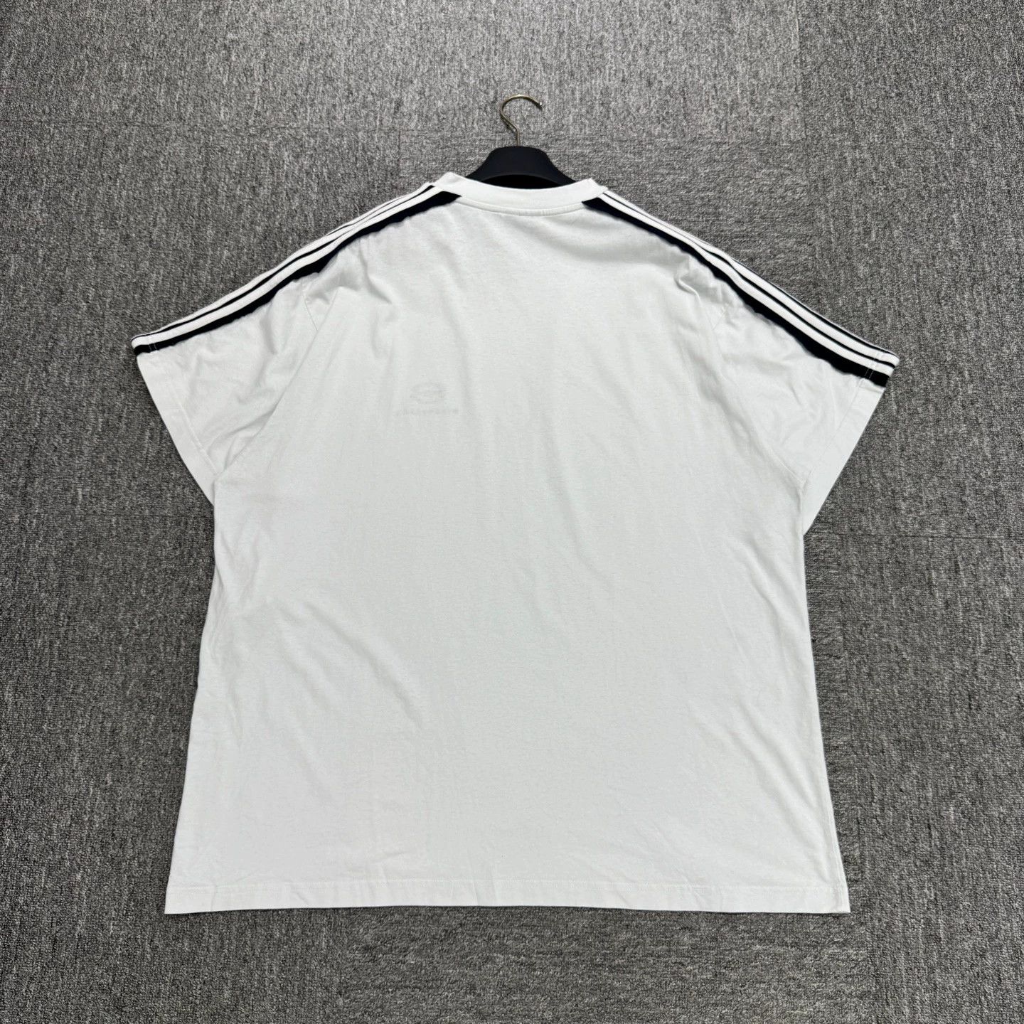 Balenciaga Balenciaga Double Ring Embroidered Short Sleeve Tee Size 2 Size US M / EU 48-50 / 2 - 6 Thumbnail