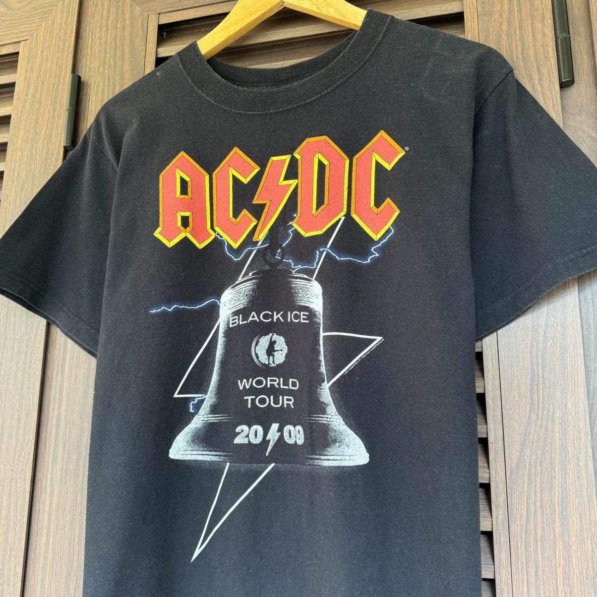 AC/DC × Band Tees × Vintage Vintage ACDC Black Ice World Tour Size US M / EU 48-50 / 2 - 3 Thumbnail