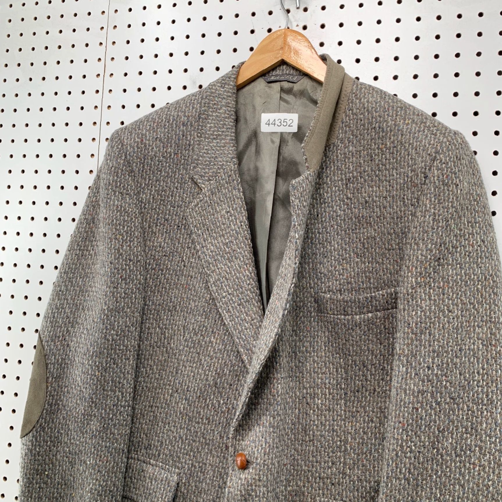 Levi's VINTAGE Levi's Blazer Wool Tweed 46R Gray Two-Button Suede Elbows Made USA Mens Jacket Blazer Size 46R - 4 Thumbnail