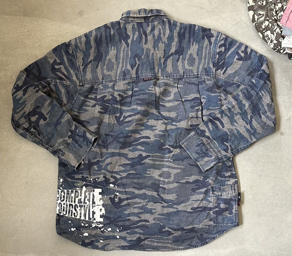 Vans VINTAGE VANS CAMO BUTTON DOWN SHIRT Size US XL / EU 56 / 4 - 11 Thumbnail