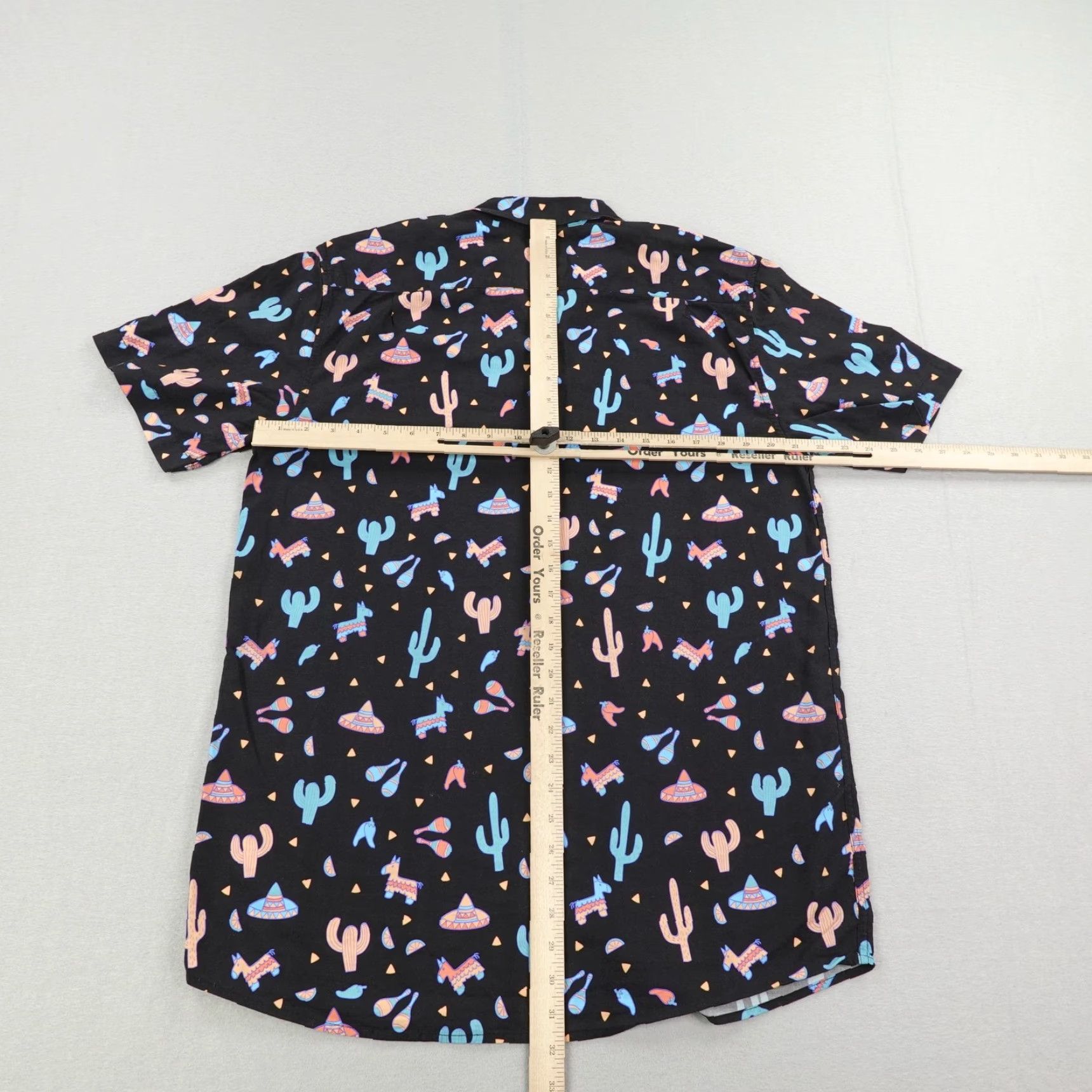 Vintage VINTAGE Tipsy Elves Shirt Men XL Black Graphic Print Southwestern Desert Pinata Mariachi Festive 90s Western Size US XL / EU 56 / 4 - 6 Thumbnail