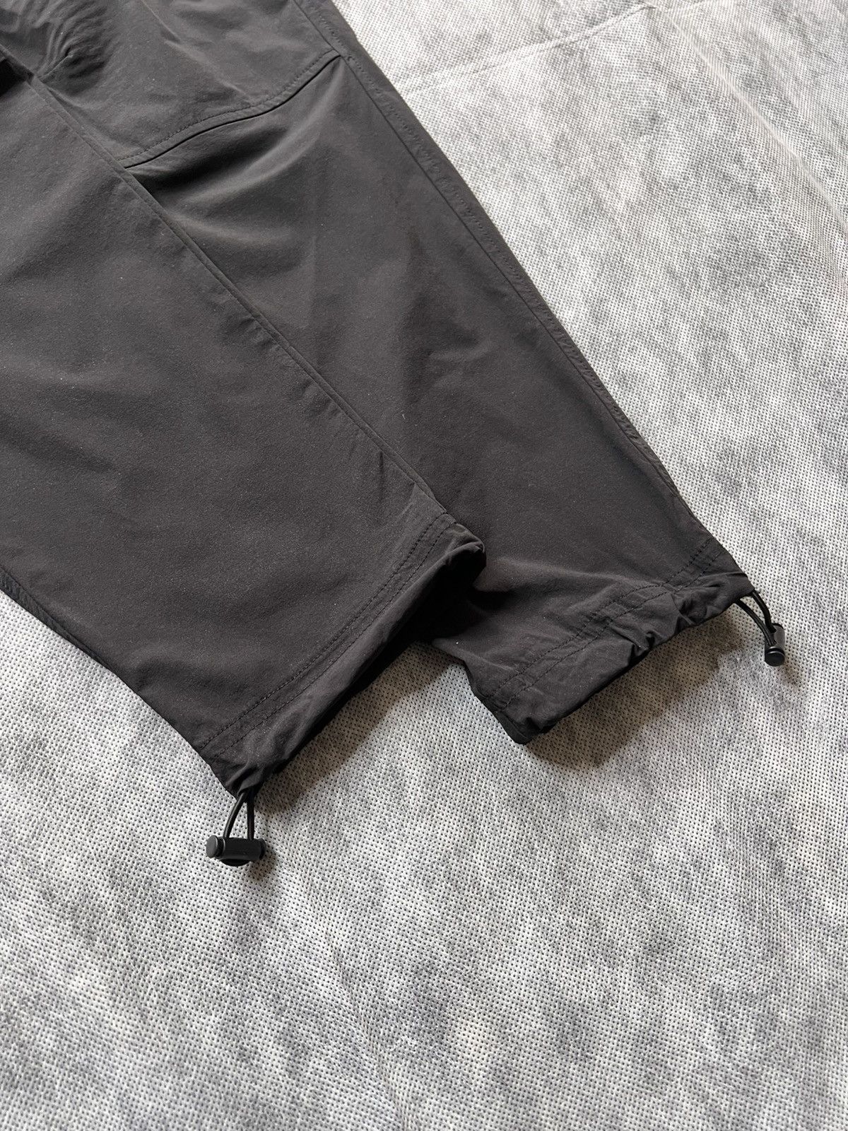 Represent Clo. Represent 247 nylon pants Size US 27 - 7 Thumbnail