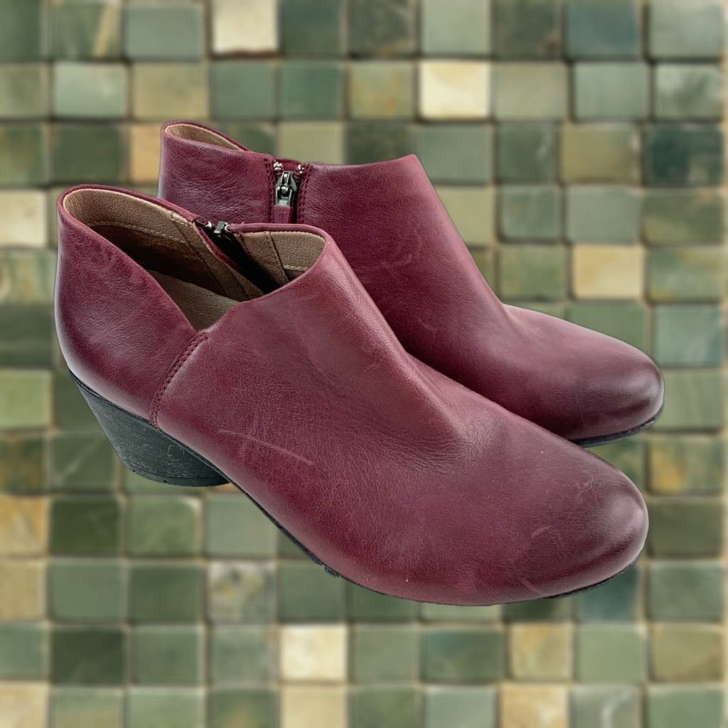 Dansko Dansko Raina Homme Bootie Leather Ankle Boots Red Leather Mid 2-2.9in EU 38 US 7.5-8 Womens Size US 8 / IT 38 - 1 Thumbnail