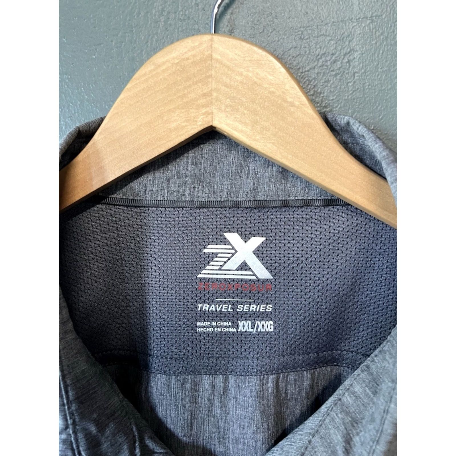 ZeroXposur ZeroXposur Travel Series Men’s 2XL Short Sleeve Button Up W/ Front Zipper Pocket Shirt Ladies? Size US 39 - 3 Thumbnail