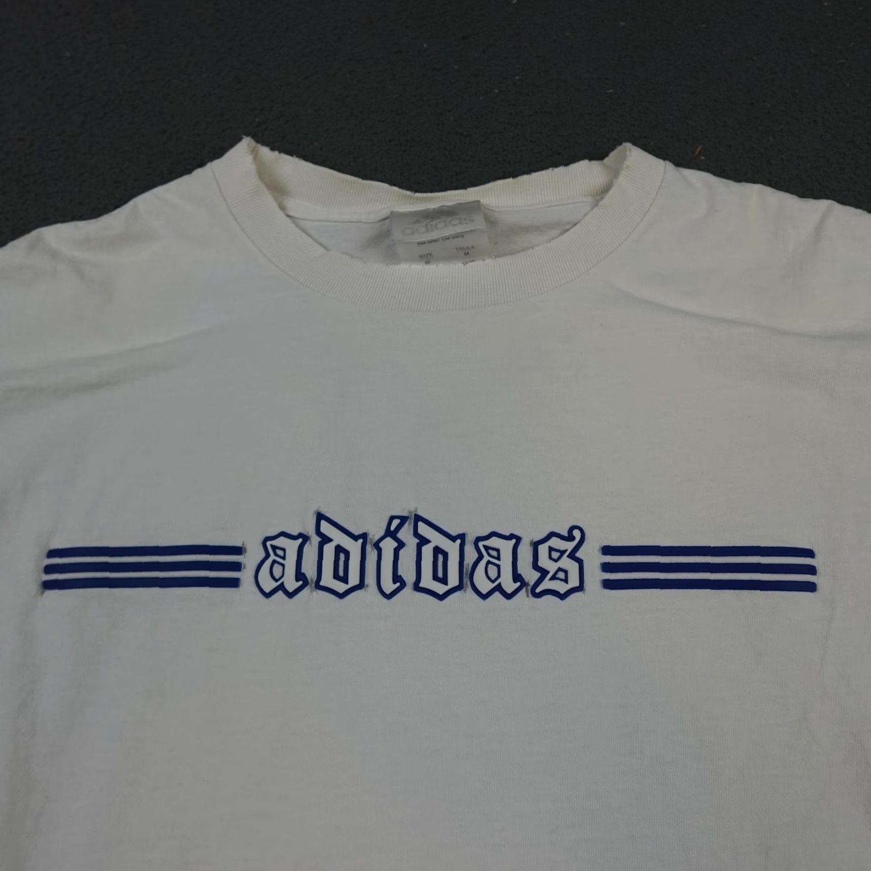 Adidas VINTAGE adidas Shirt Mens Medium White Gothic Logo Stripe Graphic Mexico Size US M / EU 48-50 / 2 - 3 Thumbnail