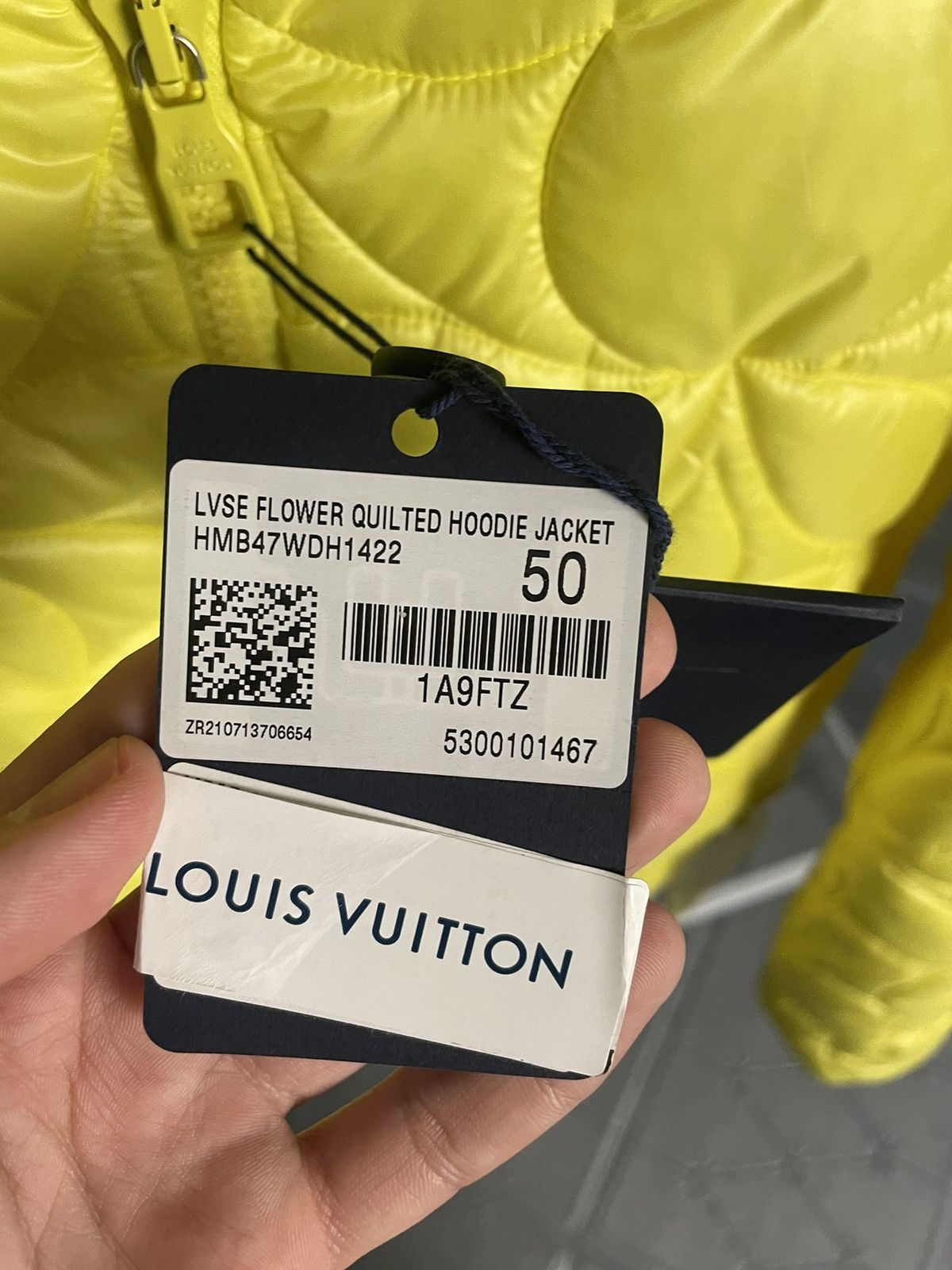 Louis Vuitton Louis Vuitton Virgil Abloh Flowers Puffer Jacket Size US M / EU 48-50 / 2 - 4 Thumbnail