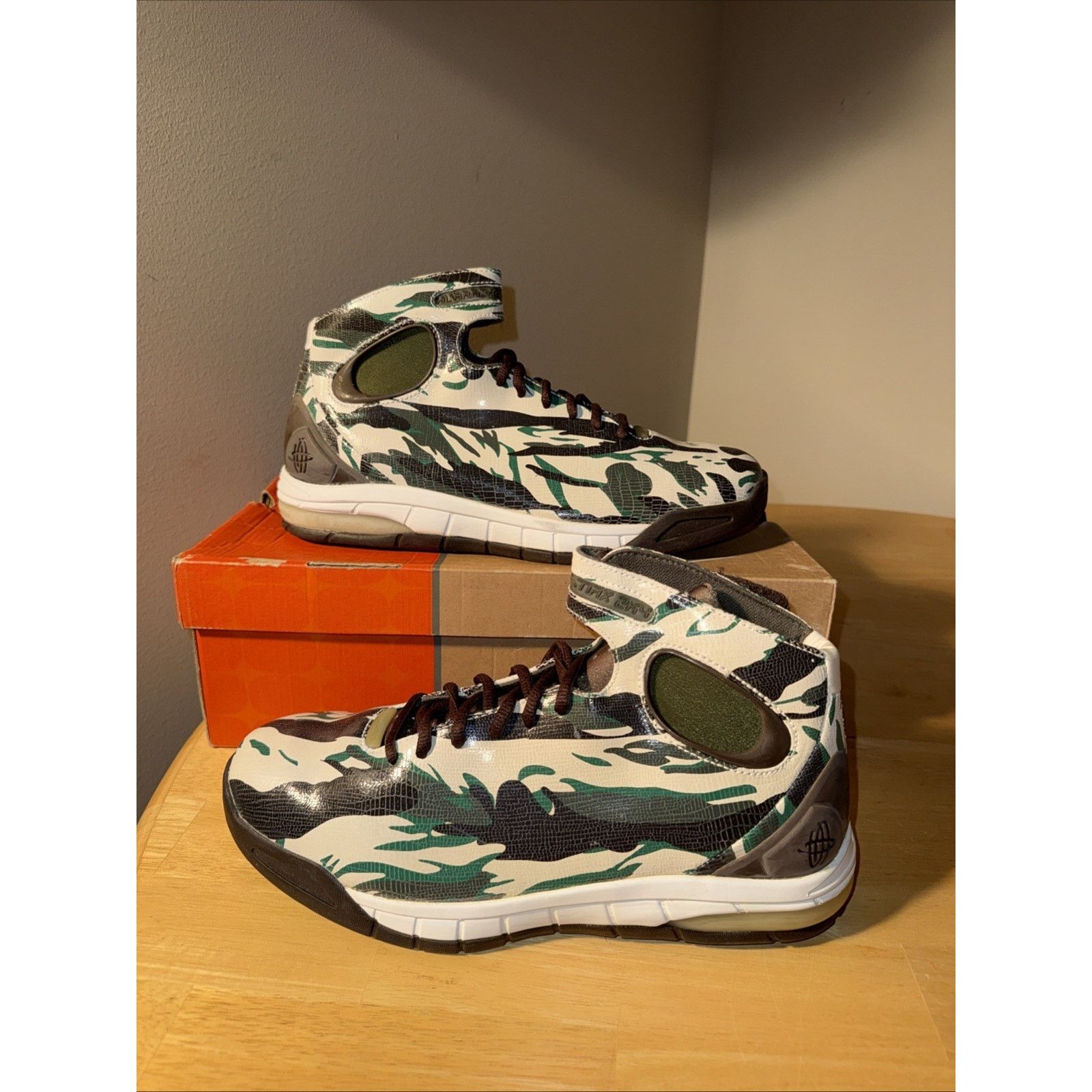 Nike Nike Air Max Huarache 2k4 Olive Camo Army Pine 312544-121 Size US 10.5 / EU 43-44 - 3 Thumbnail