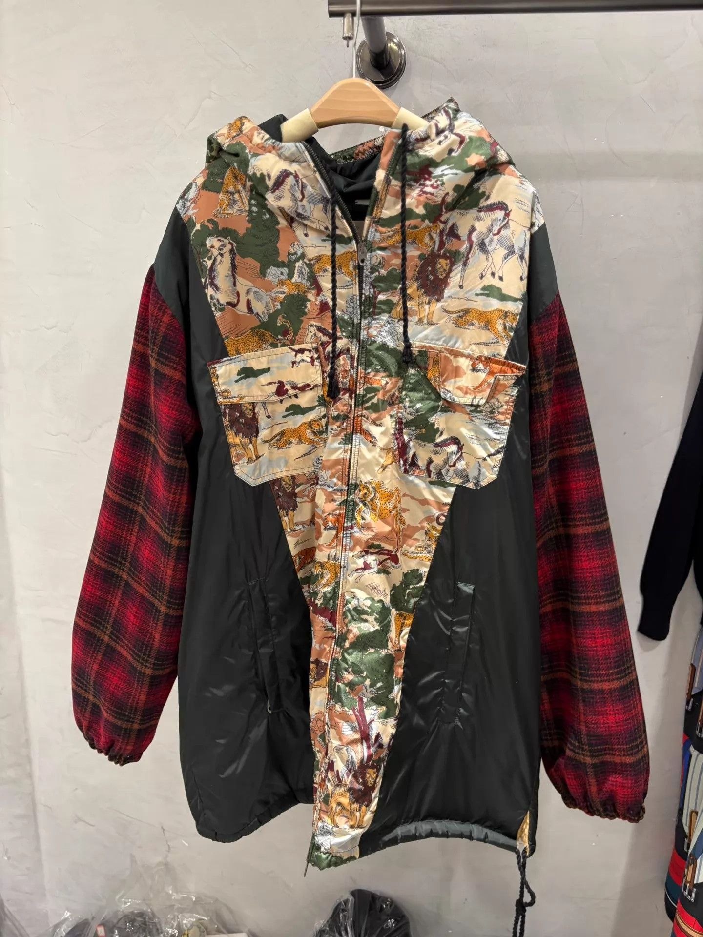 Gucci Gucci Jungle Animal Print Hooded Casual Jacket Unisex 48 Size US M / EU 48-50 / 2 - 1 Thumbnail