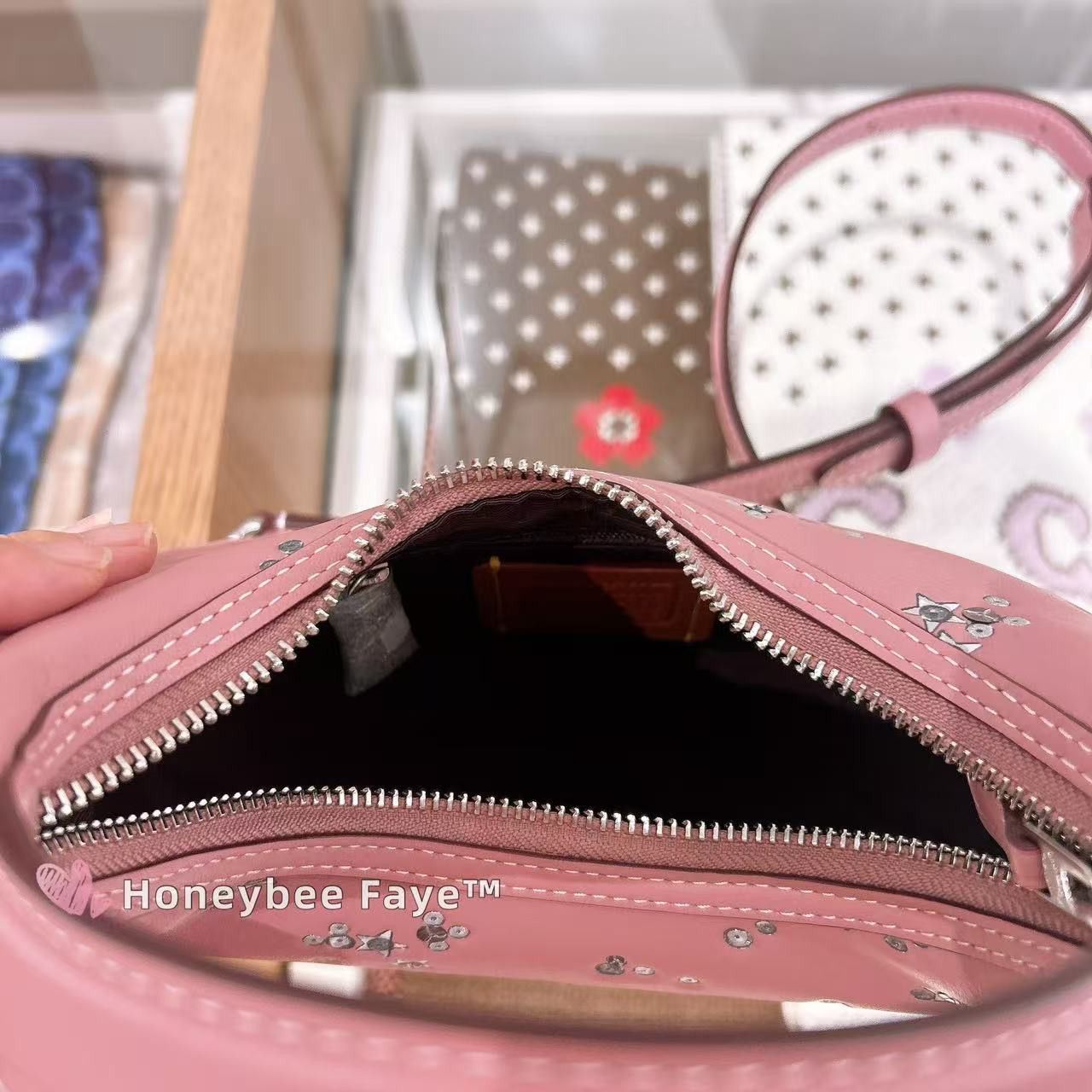 Coach Carmen Mini Crossbody Bag With Star Print CCE63 Size ONE SIZE - 4 Thumbnail