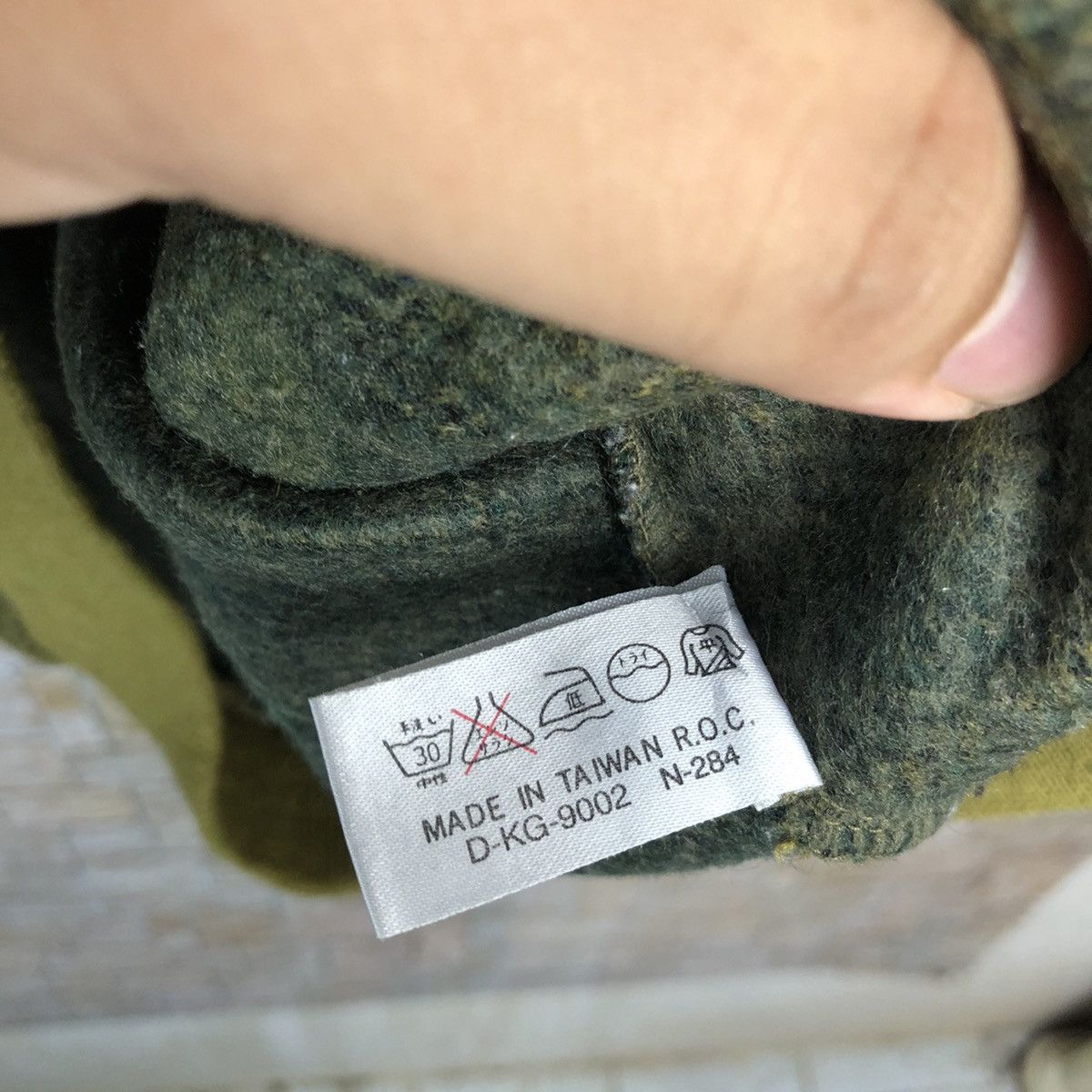 Vintage Urban City Green vintage art Knitwear #A243 Size US M / EU 48-50 / 2 - 11 Thumbnail