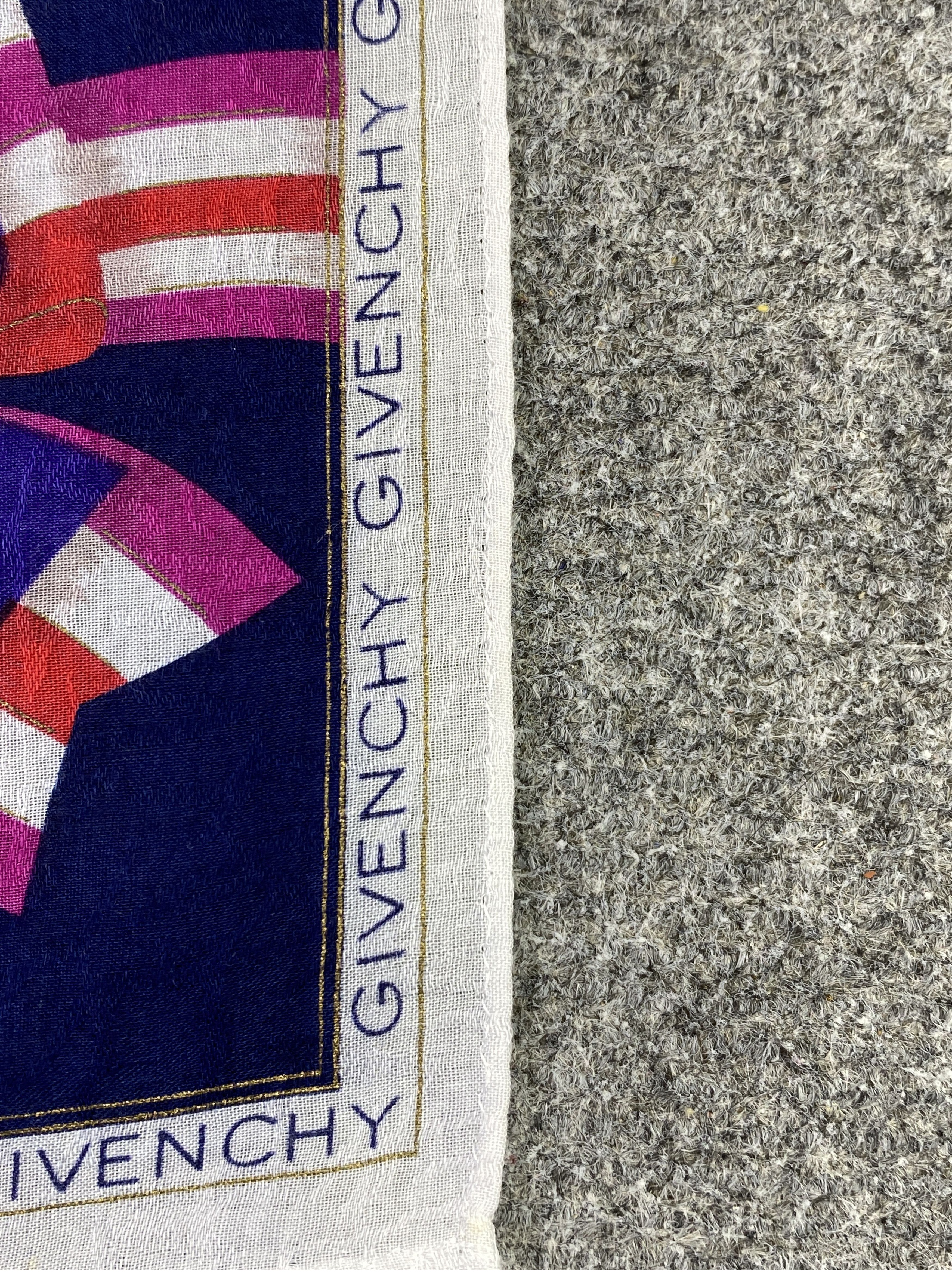 Givenchy Vintage Givenchy Handkerchief / Neckerchief KT0216 Size ONE SIZE - 6 Thumbnail