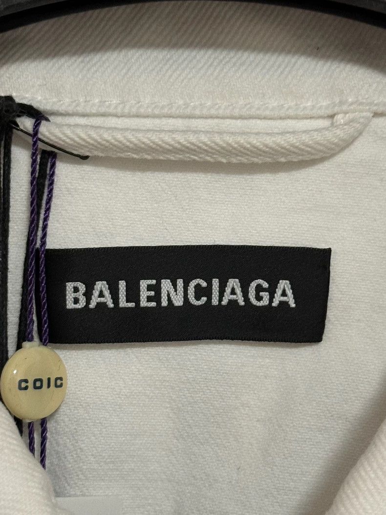 Balenciaga Balenciaga Back Letter Logo Washed Denim Jacket Size US S / EU 44-46 / 1 - 3 Thumbnail