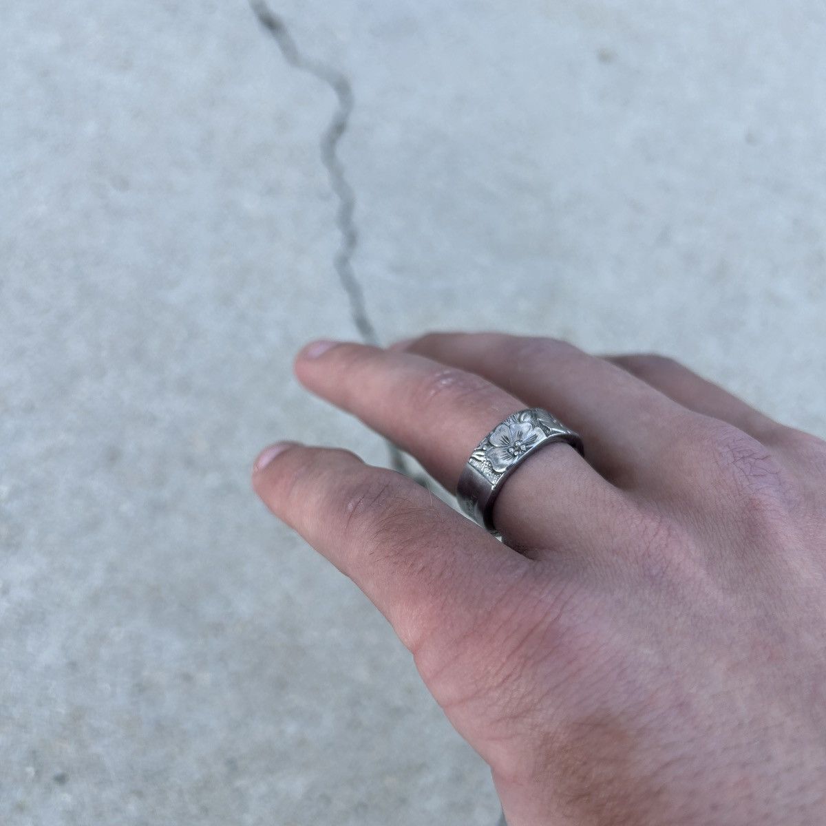 Vintage Floral Engraved 1/1 Silver Ring Size ONE SIZE - 6 Thumbnail