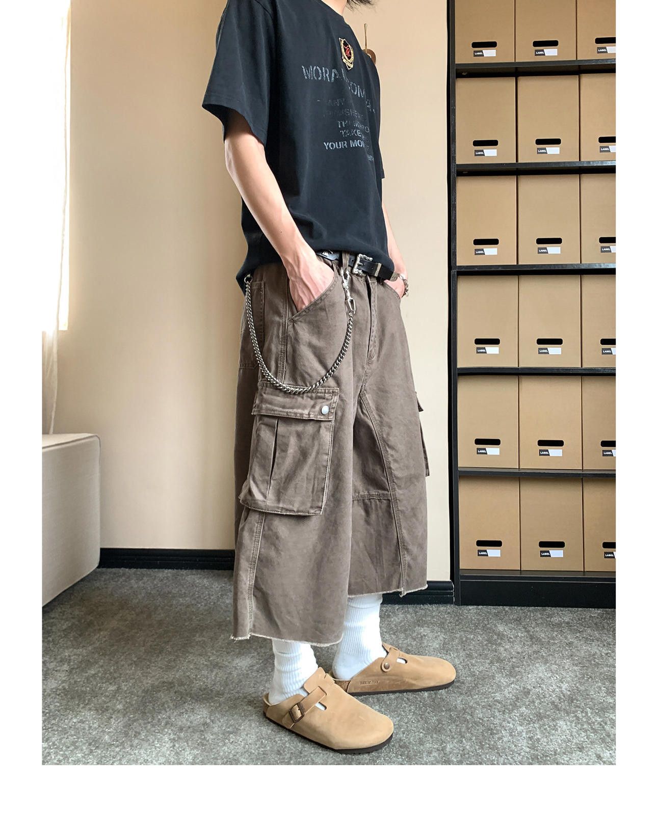 Other Brown Multi-Pocket Cotton Cargo Shorts Size US 32 / EU 48 - 2 Thumbnail
