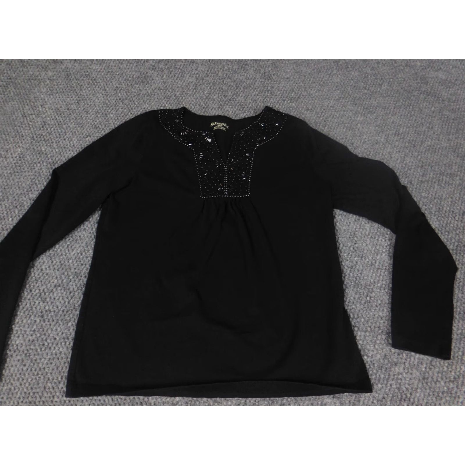 Vintage St. John's Bay Womens Blouse S Black Long Sleeve V-Neck Pullover Floral Embellishments Casual Stretch 100% Cotton Regular Button Size S / US 4 / IT 40 - 3 Thumbnail