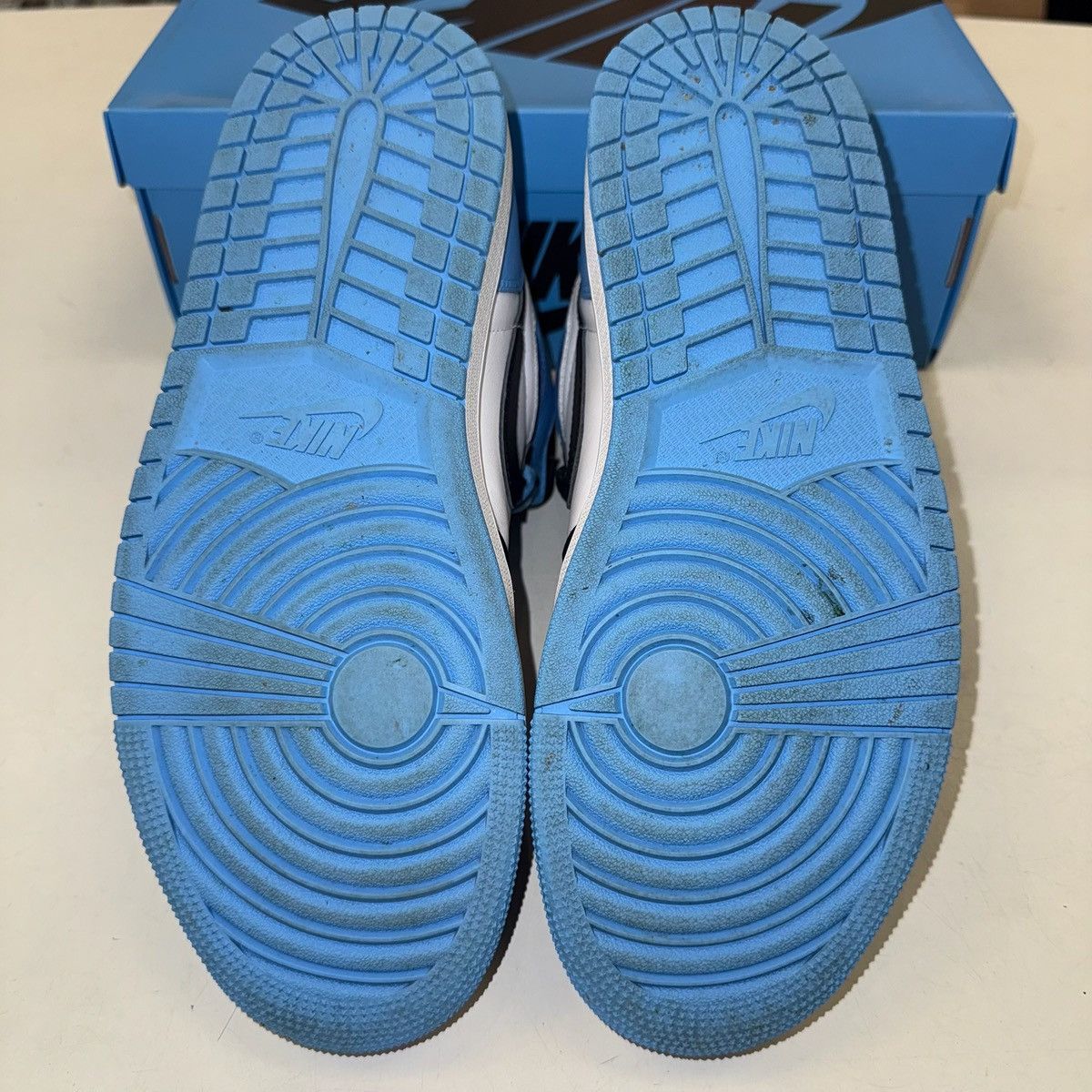 Jordan Brand Size 9.5 - Jordan 1 Retro OG High UNC Toe - DD5485-400 Size US 9.5 / EU 42-43 - 5 Thumbnail