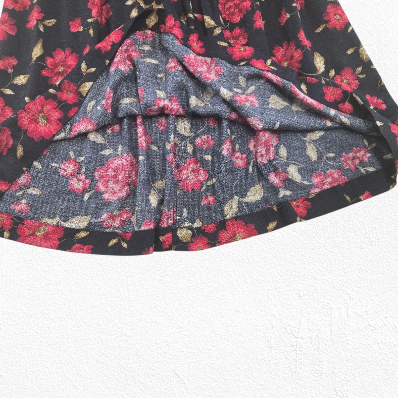 Worthington Vintage Black Red Floral Rayon Midi Skirt Size 10P USA Made Size 32" / US 10 / IT 46 - 4 Thumbnail